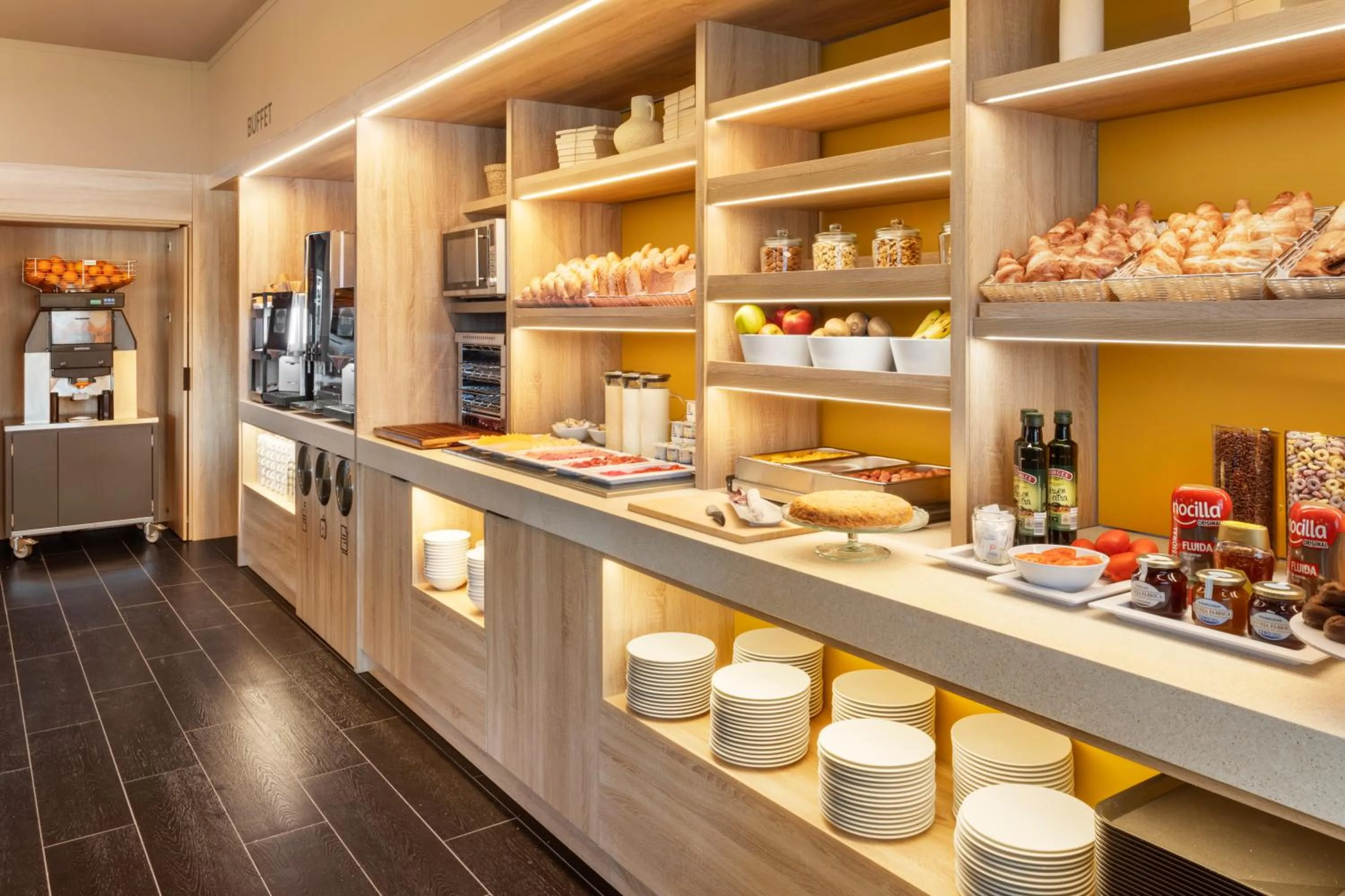 Buffet breakfast in B&B HOTEL Écija