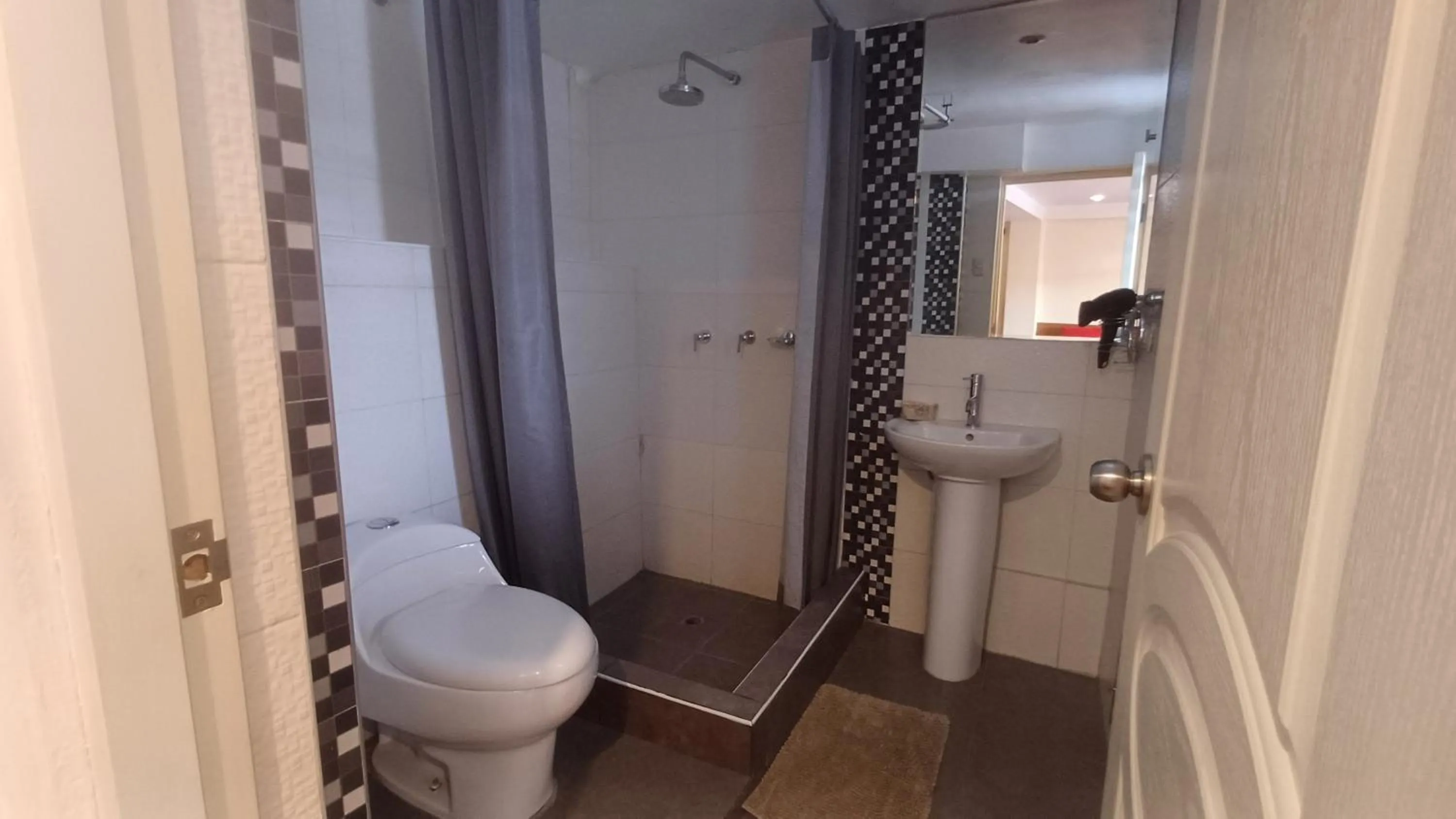 Shower in La Casa de Mayte