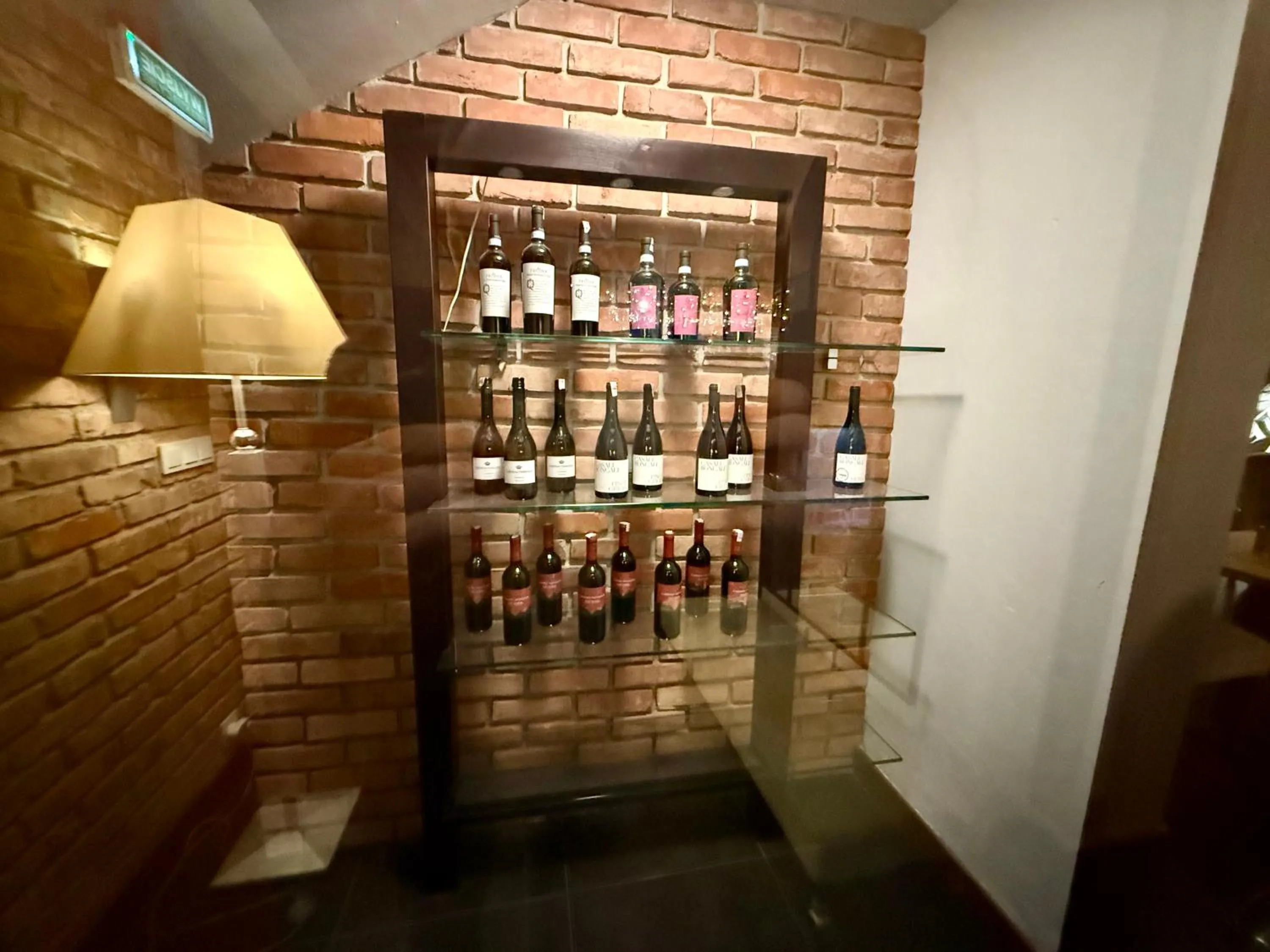 Restaurant/places to eat in DK Dyplomat