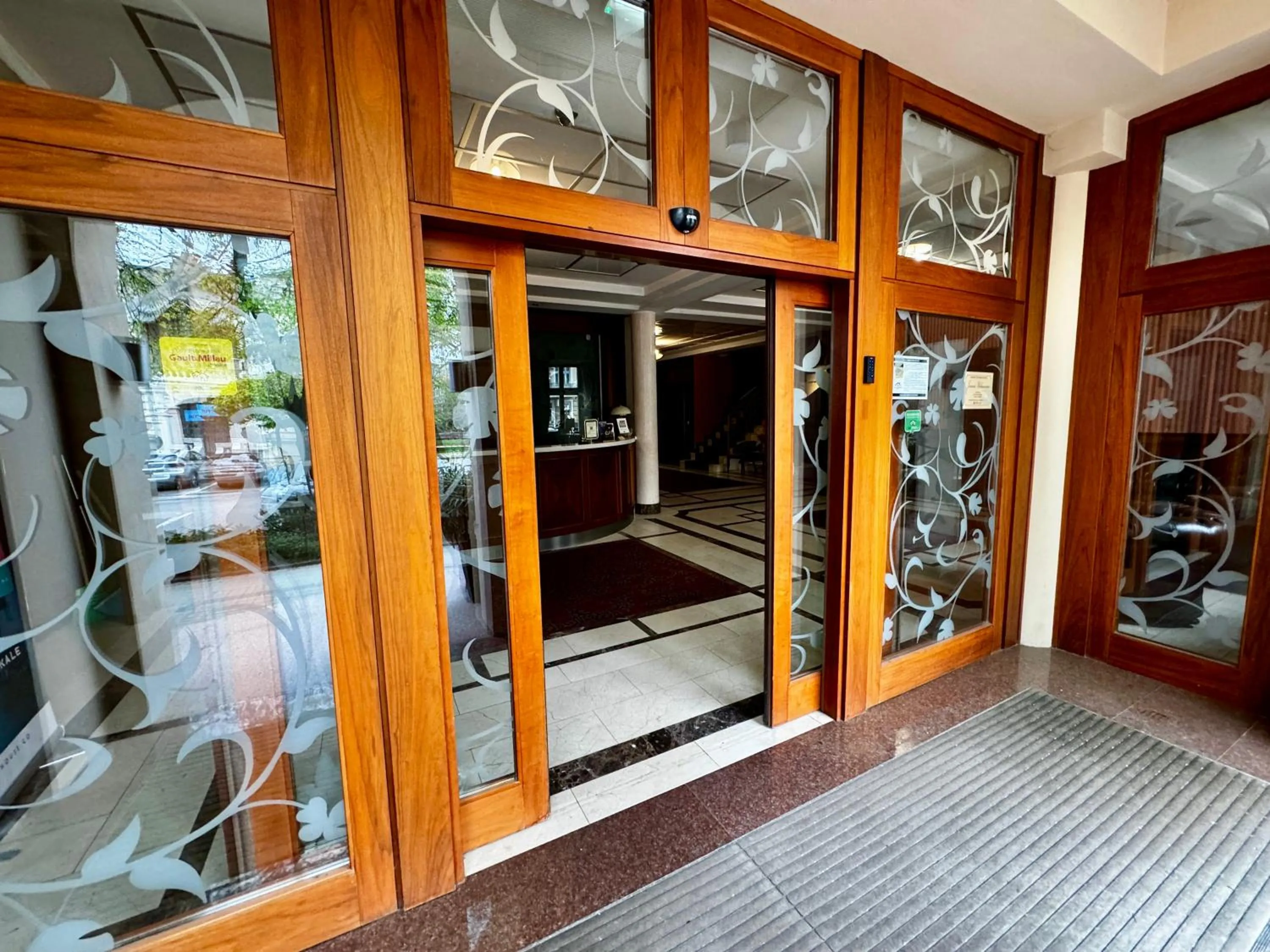 Facade/entrance in DK Dyplomat