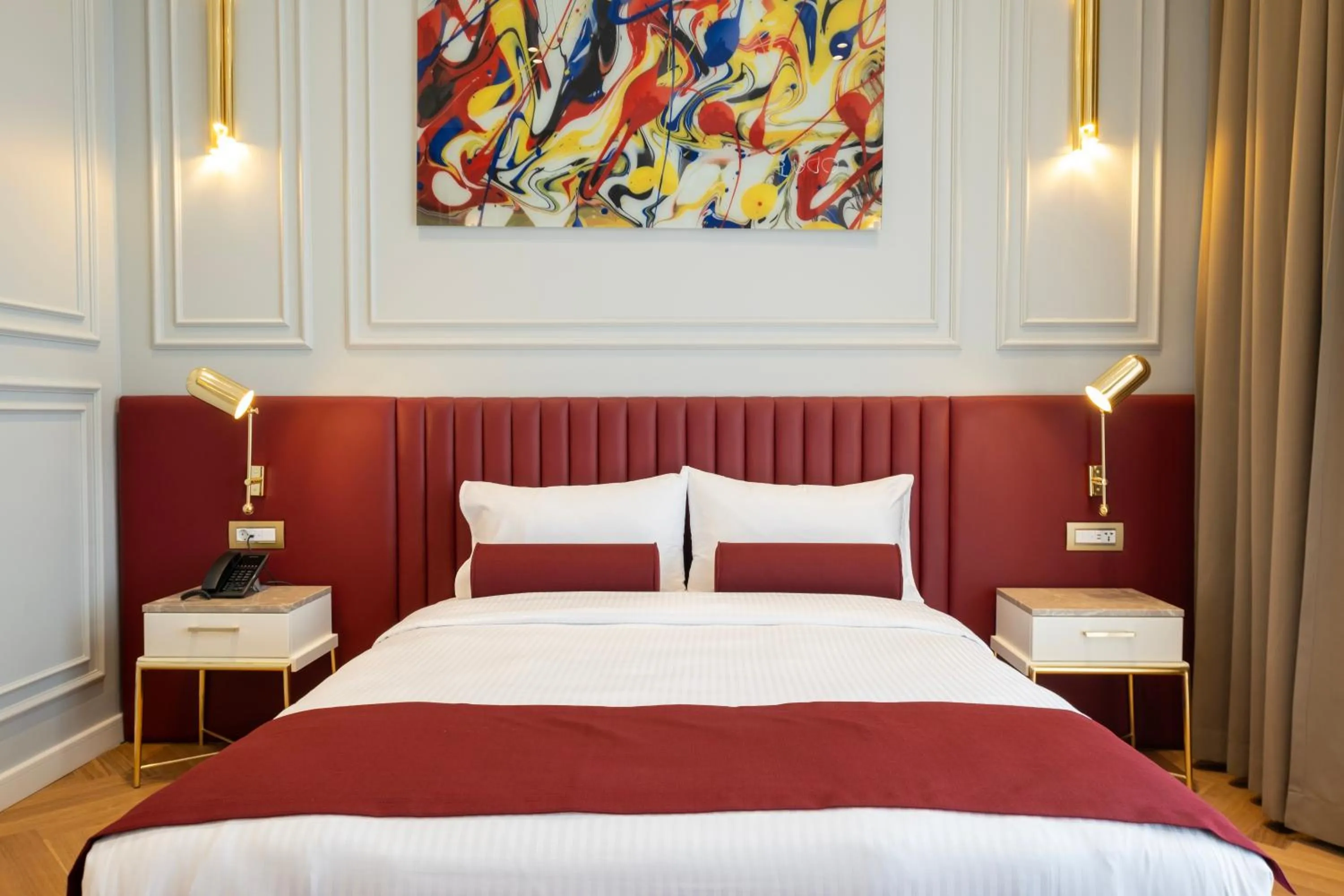 Bed in New Inn Hotel Old Town