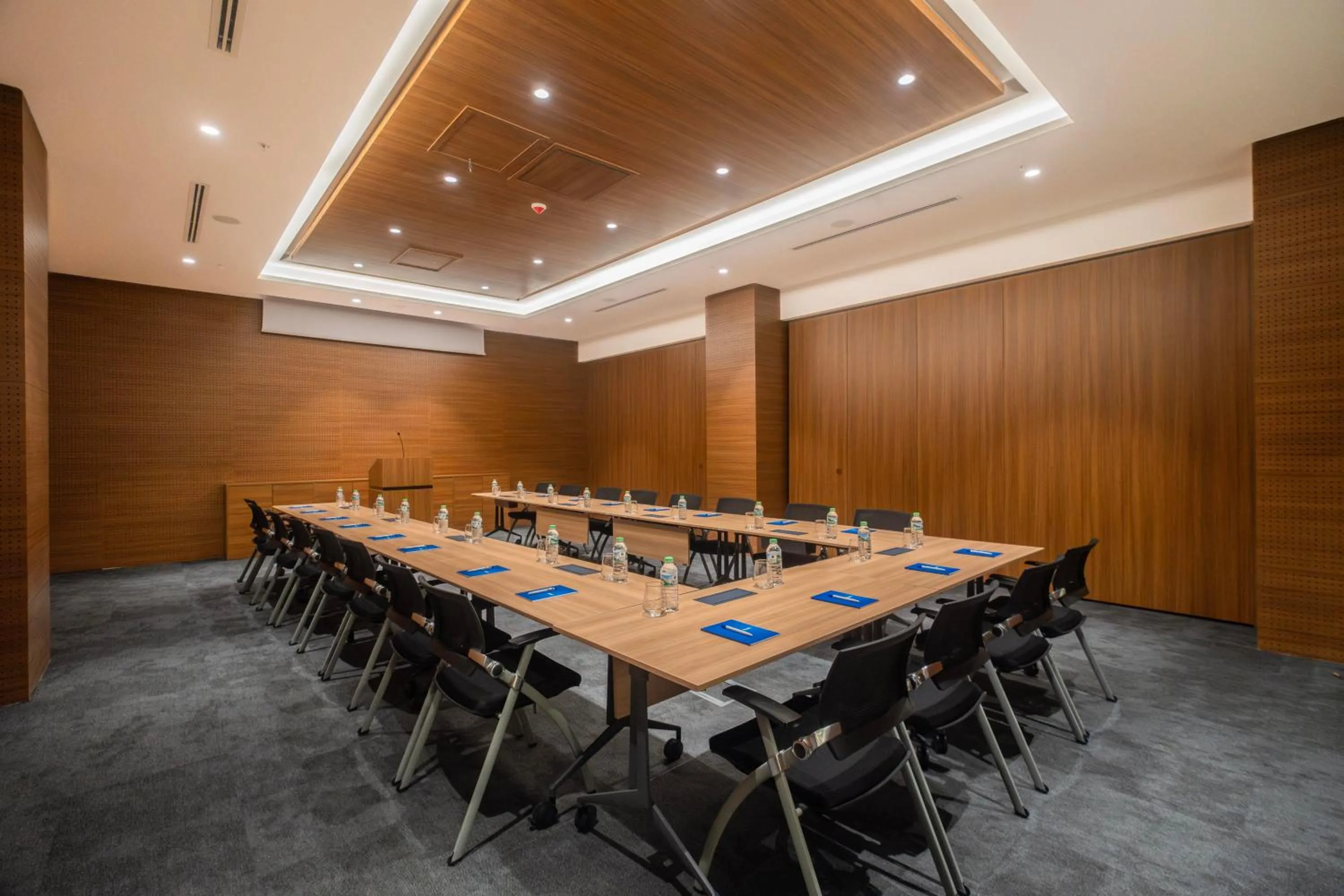 Meeting/conference room in New Inn Hotel Old Town