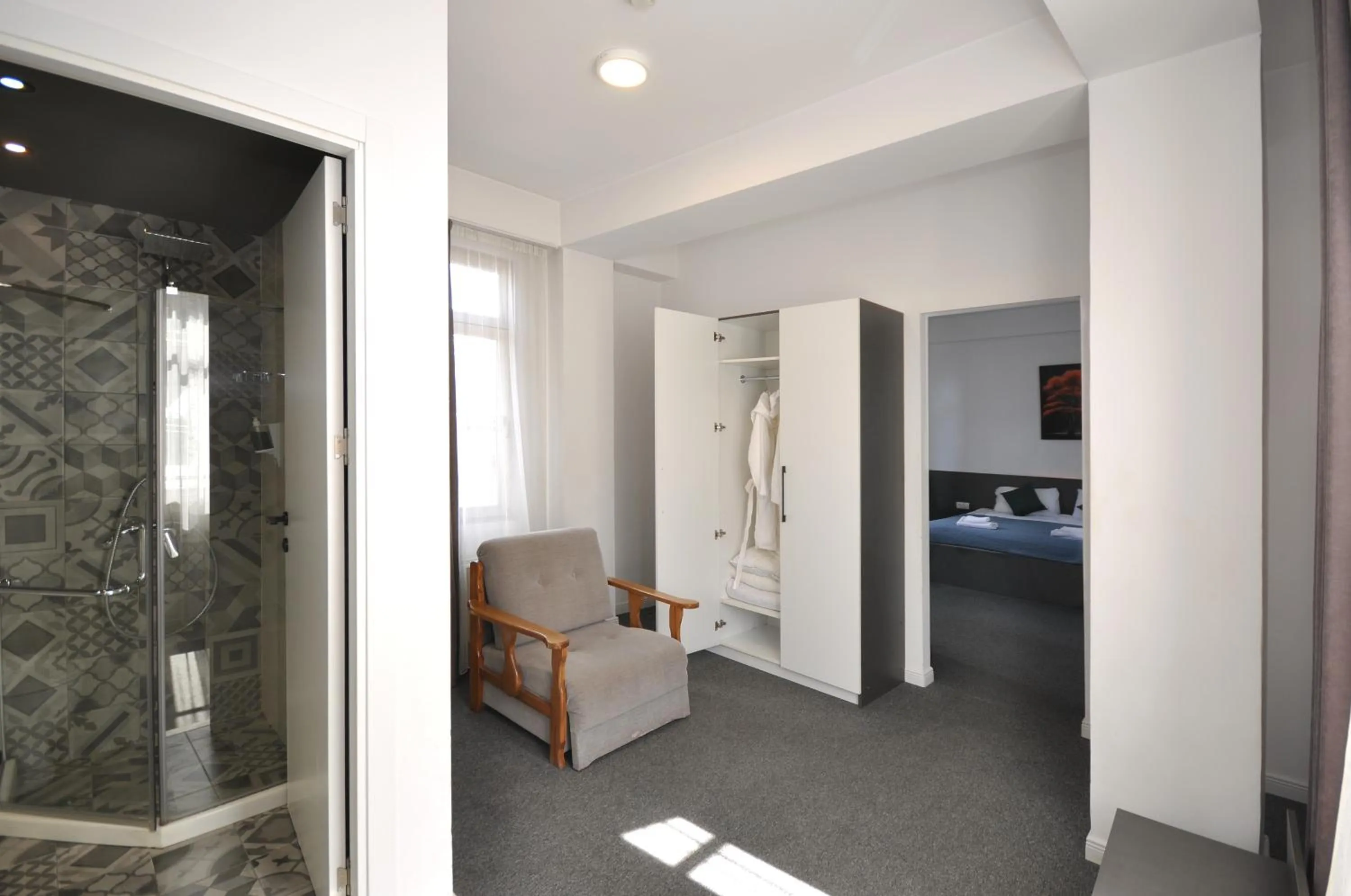 Shower in Meidan Inn