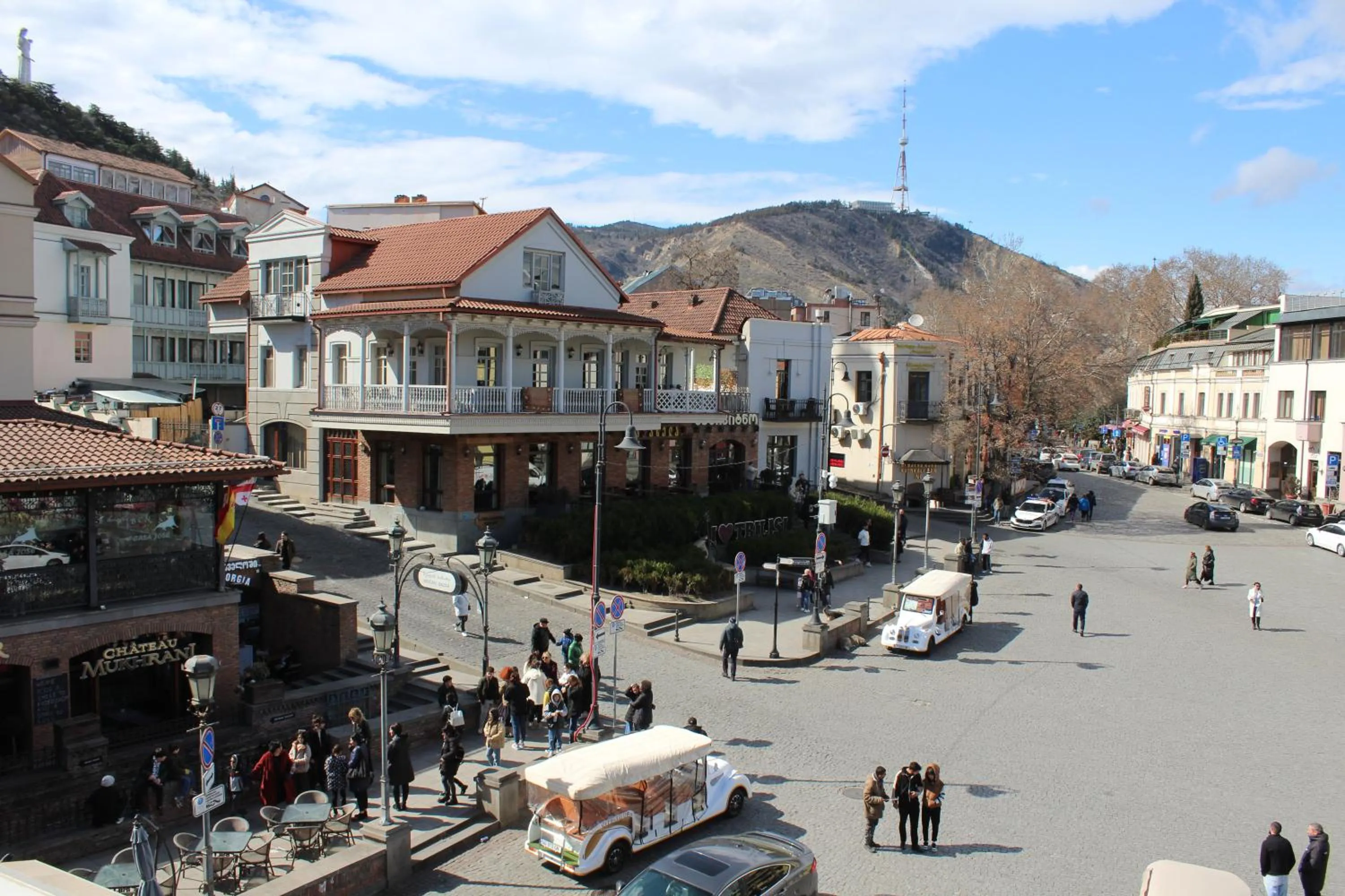 Property building in Meidan Inn