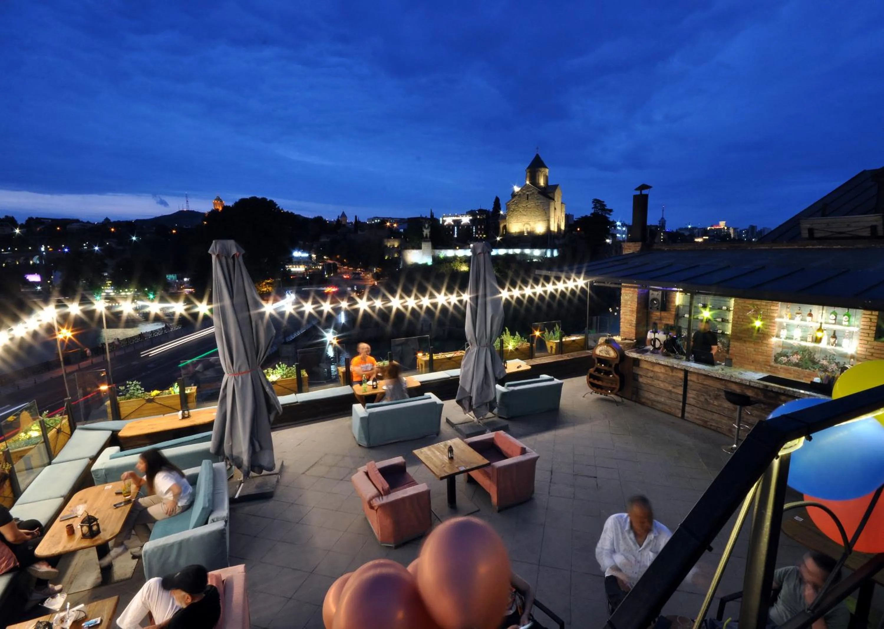 Communal lounge/ TV room in Meidan Inn