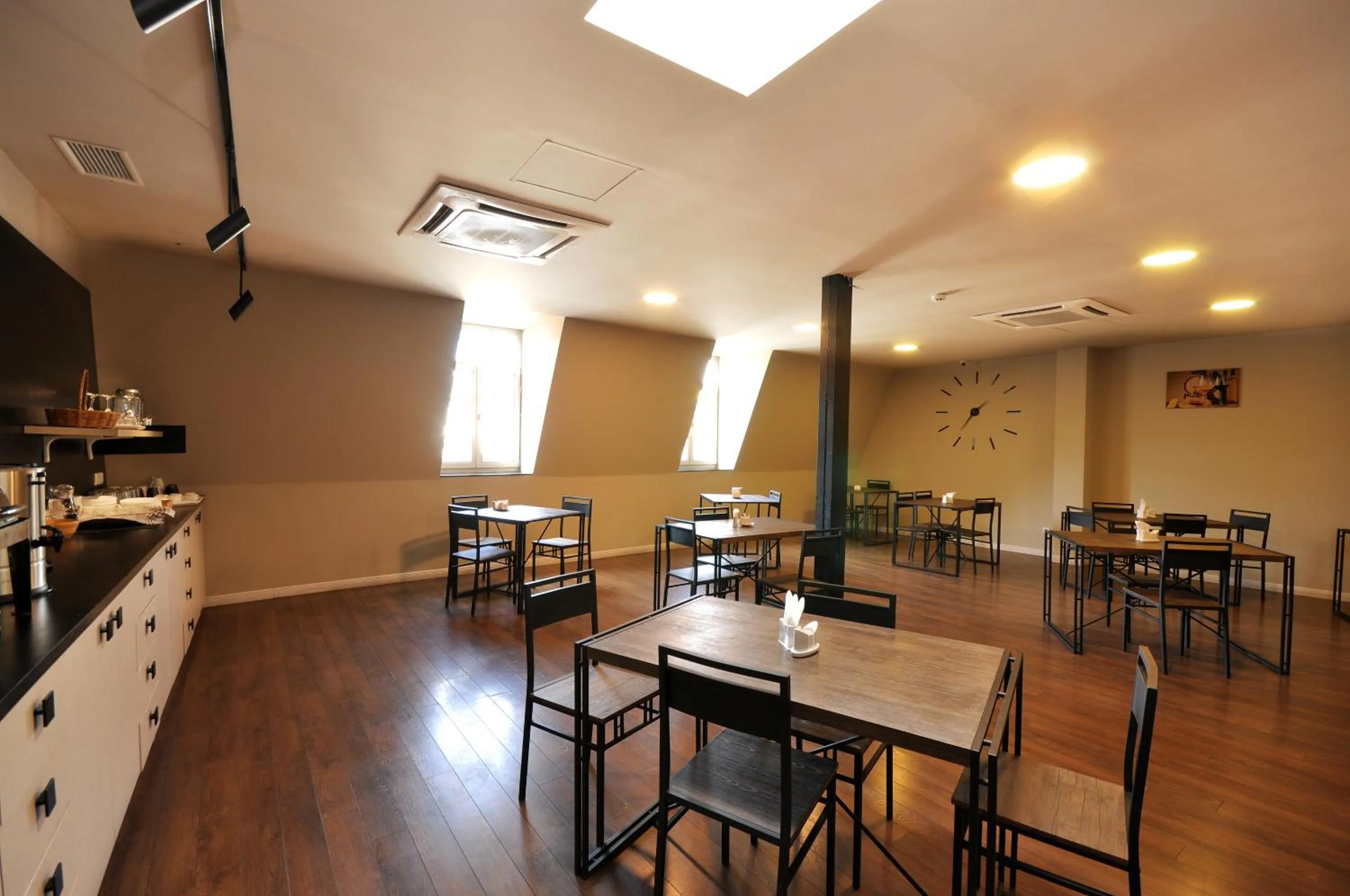 Kitchen or kitchenette in Meidan Inn