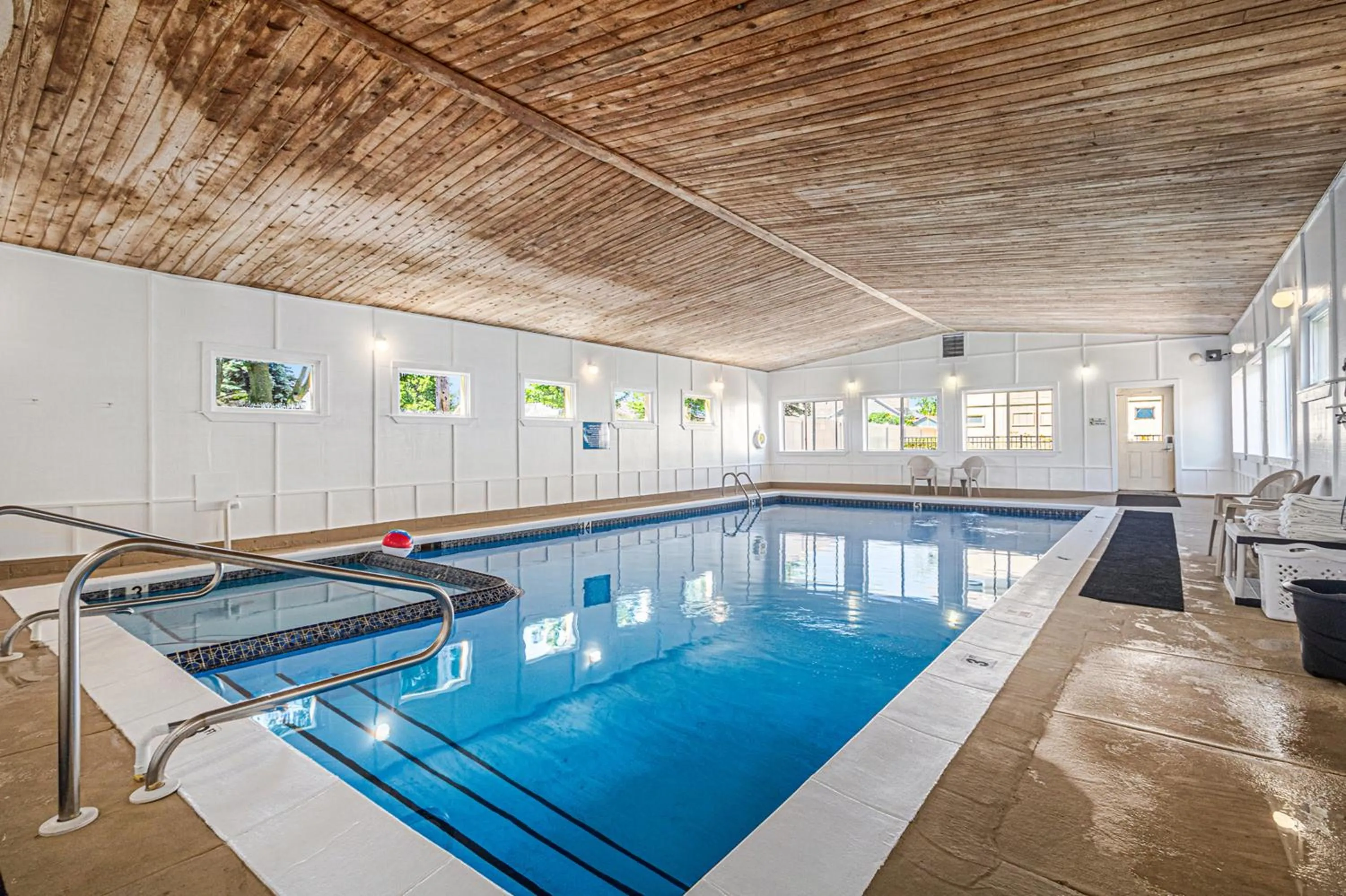 Swimming pool in Ludington Pier House