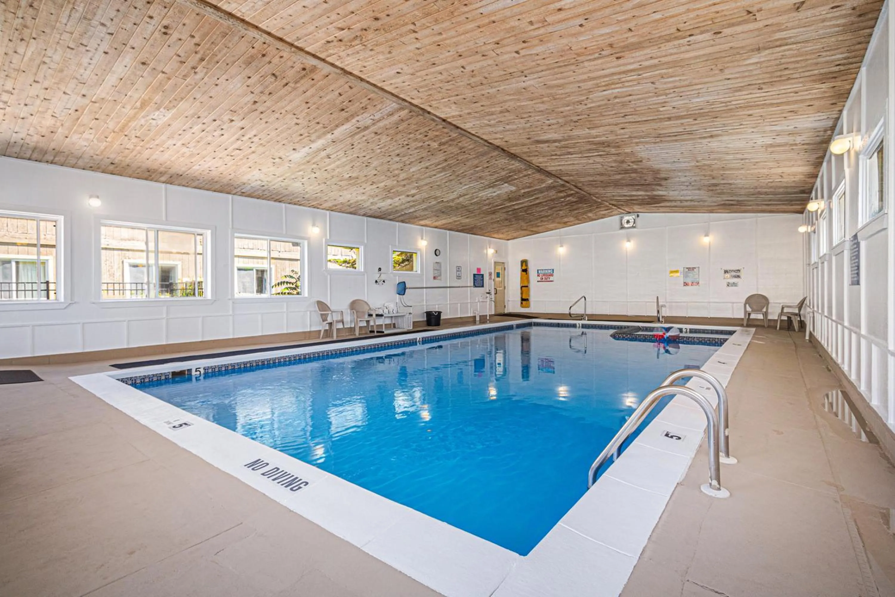 Swimming pool in Ludington Pier House