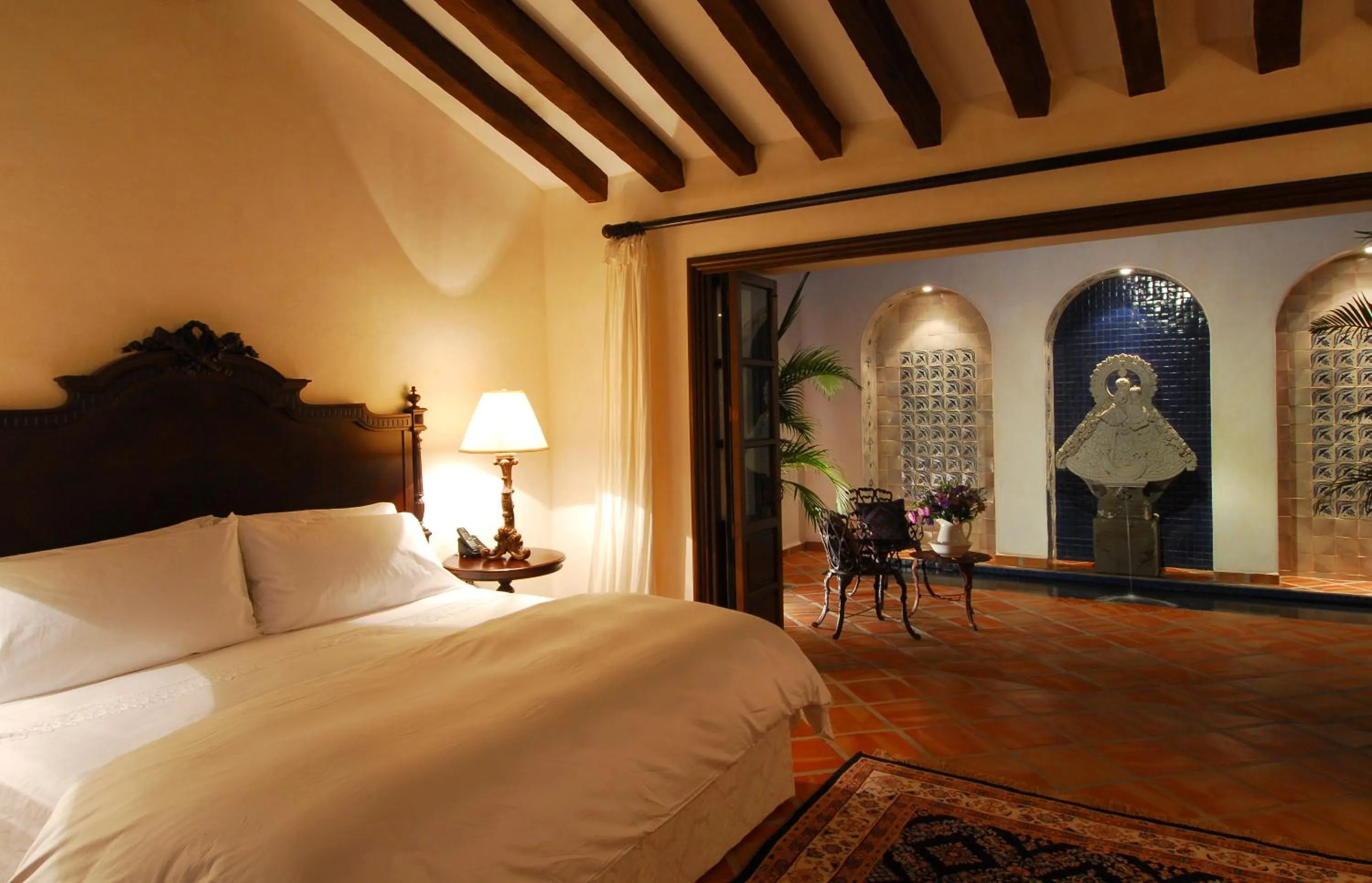 Photo of the whole room, Bed in Hacienda San Angel
