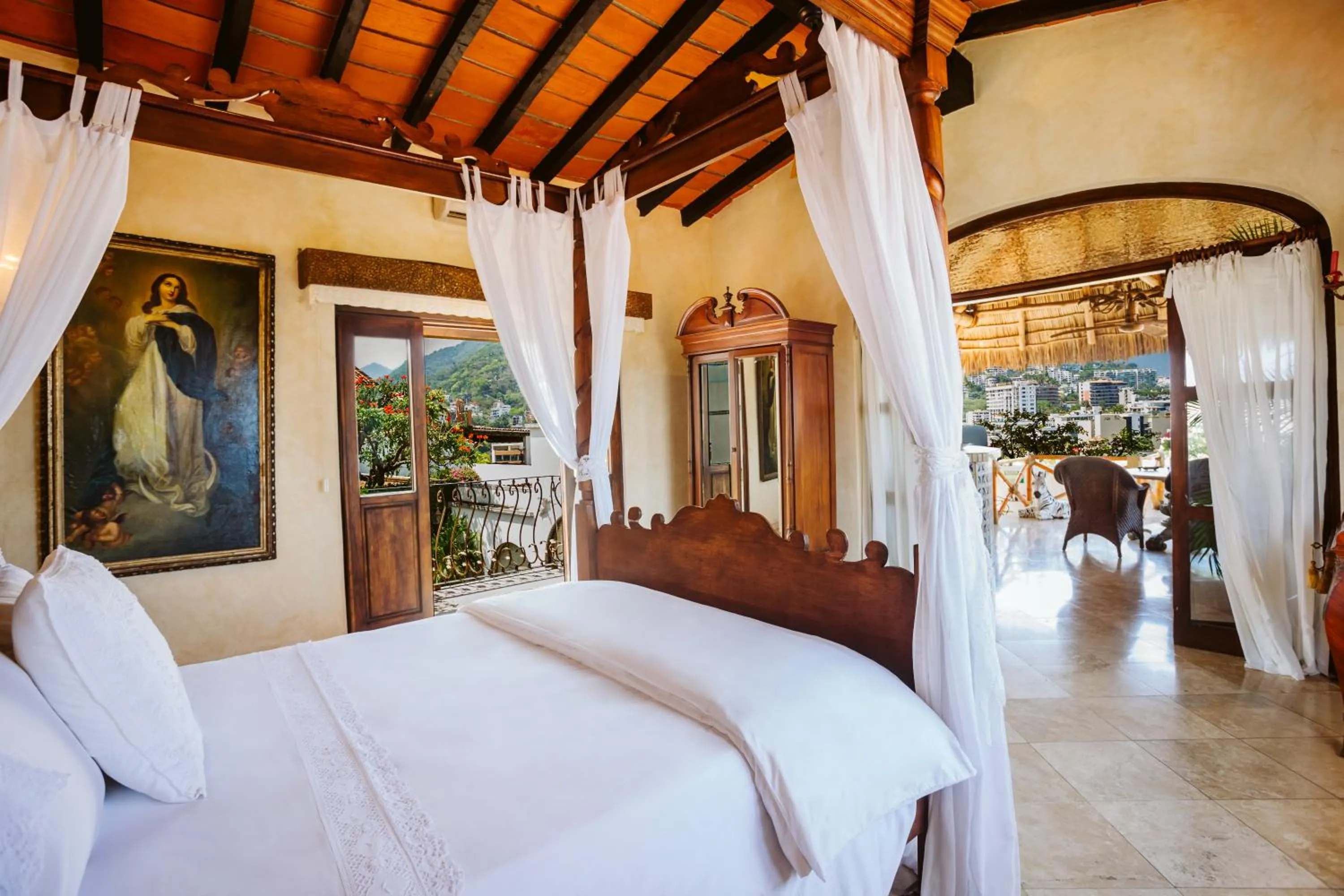 Photo of the whole room, Bed in Hacienda San Angel