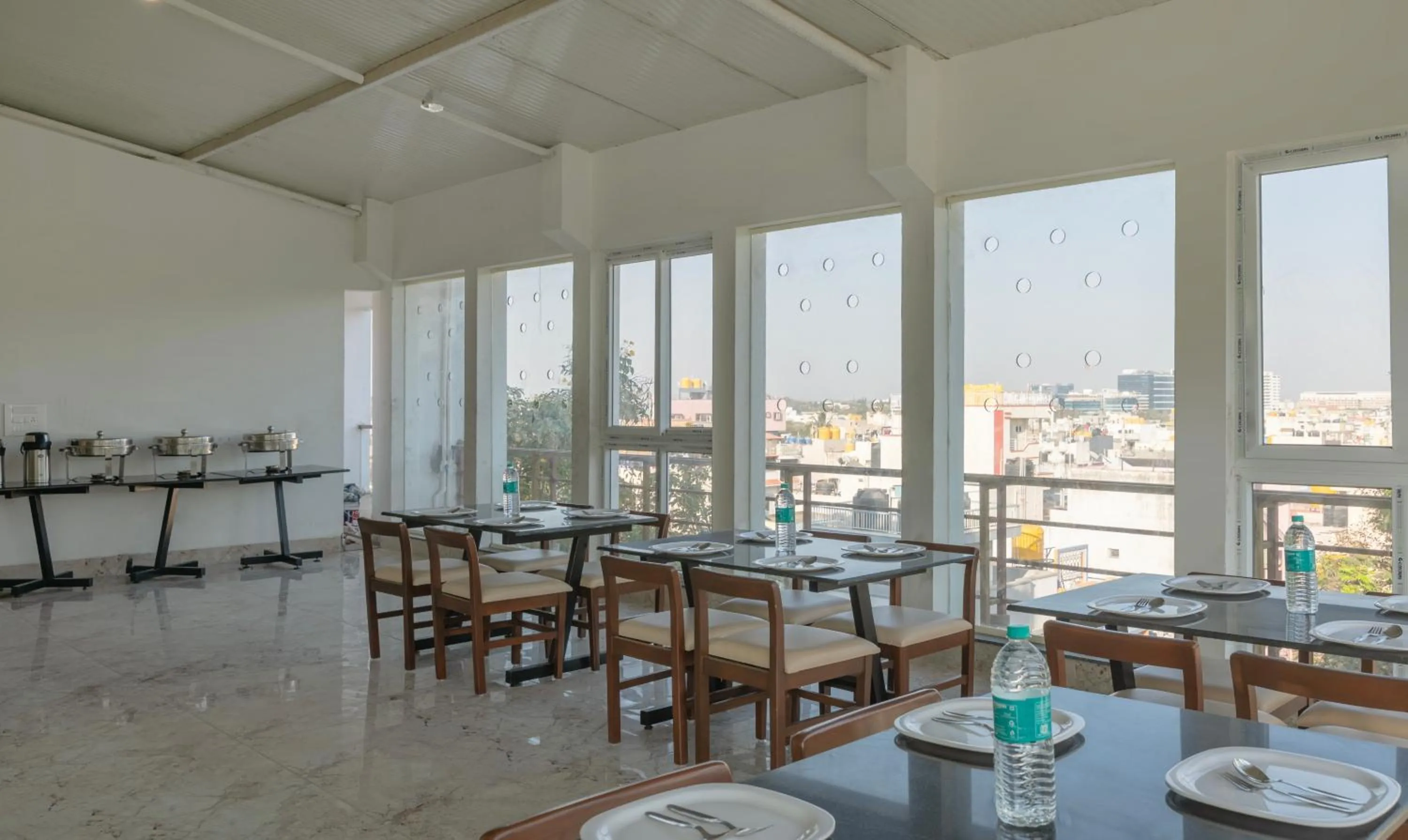 Dining area in Treebo Global Stay, Jayanagar