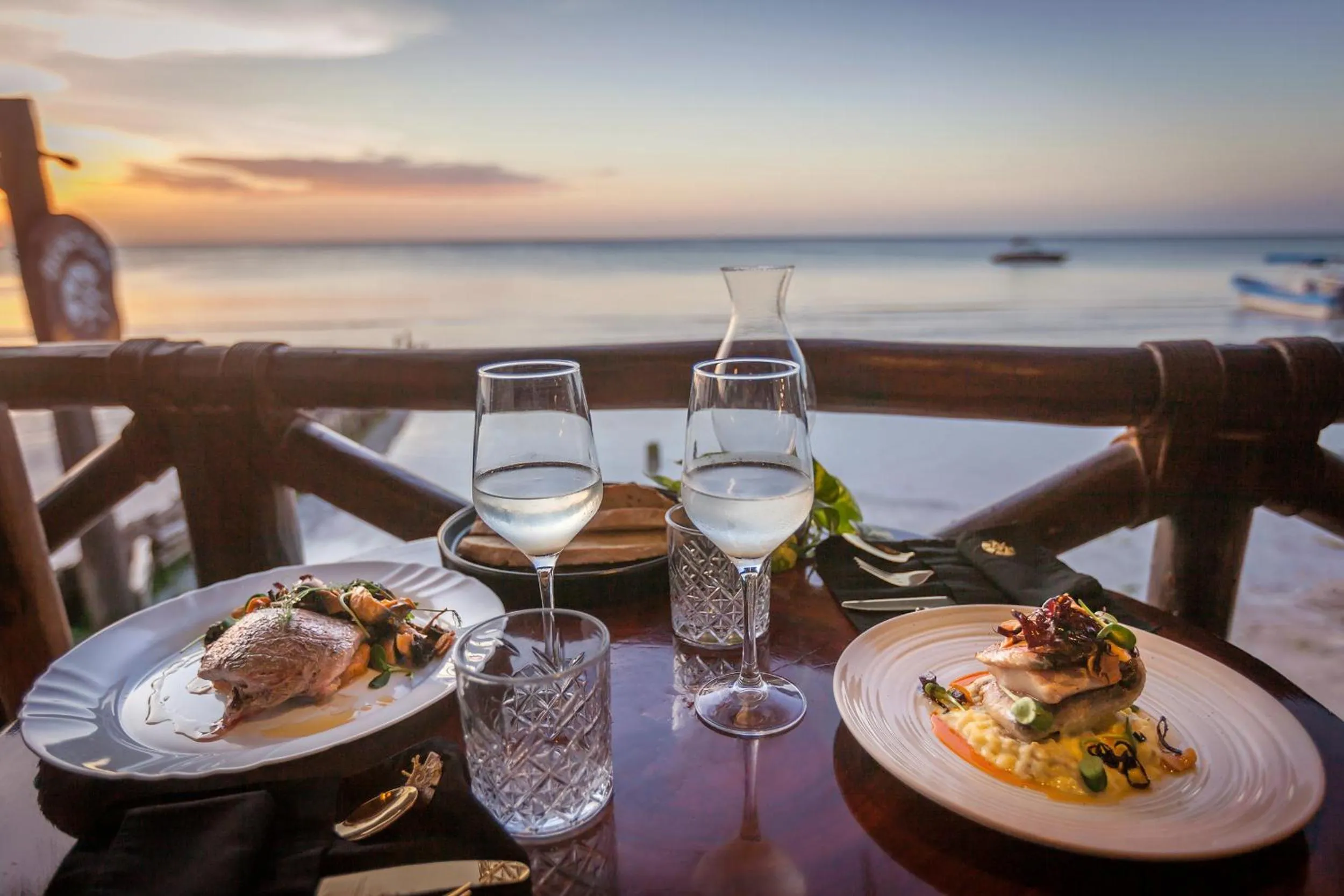 Restaurant/places to eat in Beachfront Hotel La Palapa - Adults Only
