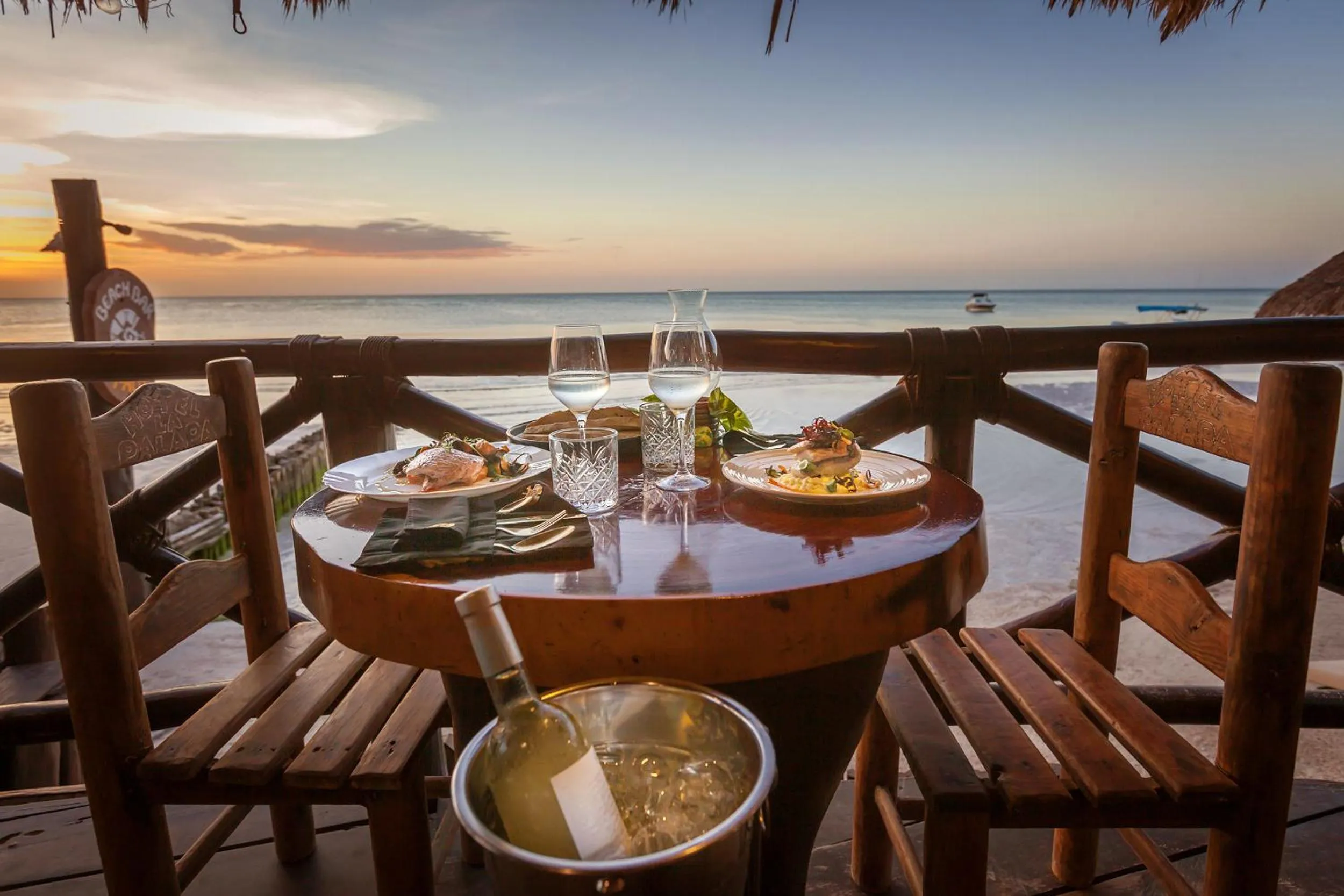 Restaurant/places to eat in Beachfront Hotel La Palapa - Adults Only
