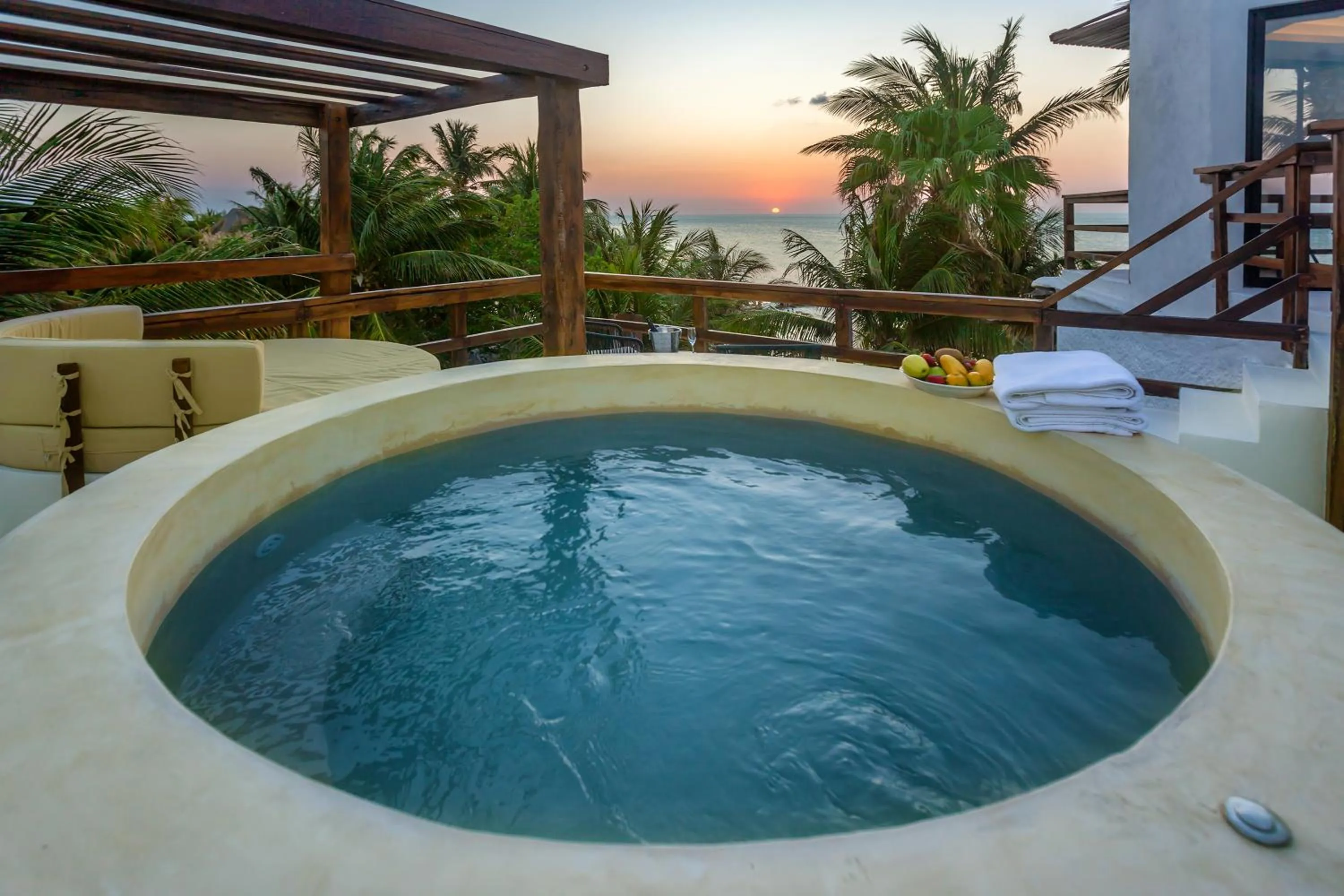 Hot Tub in Beachfront Hotel La Palapa - Adults Only