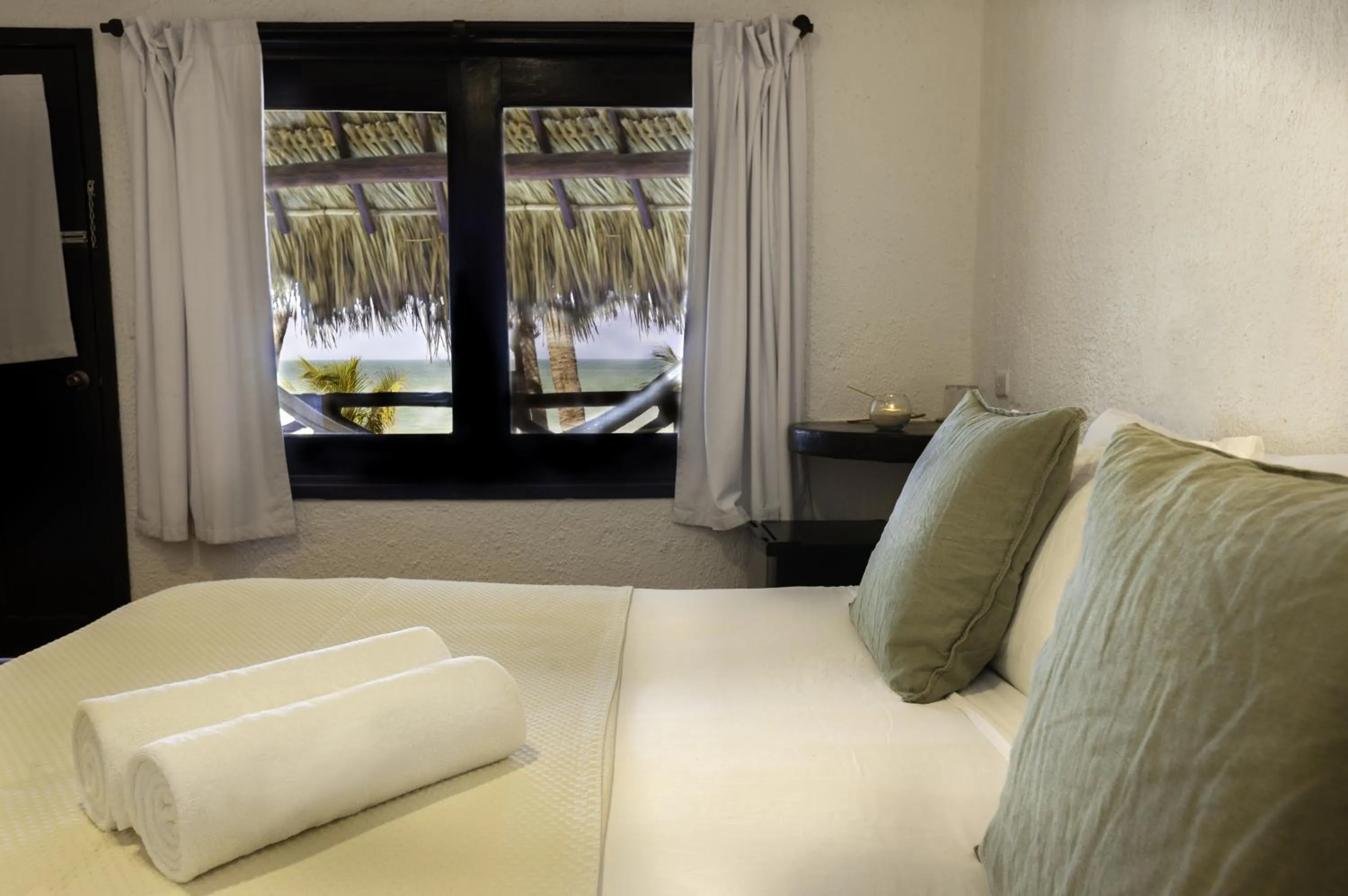 Bedroom, Bed in Beachfront Hotel La Palapa - Adults Only