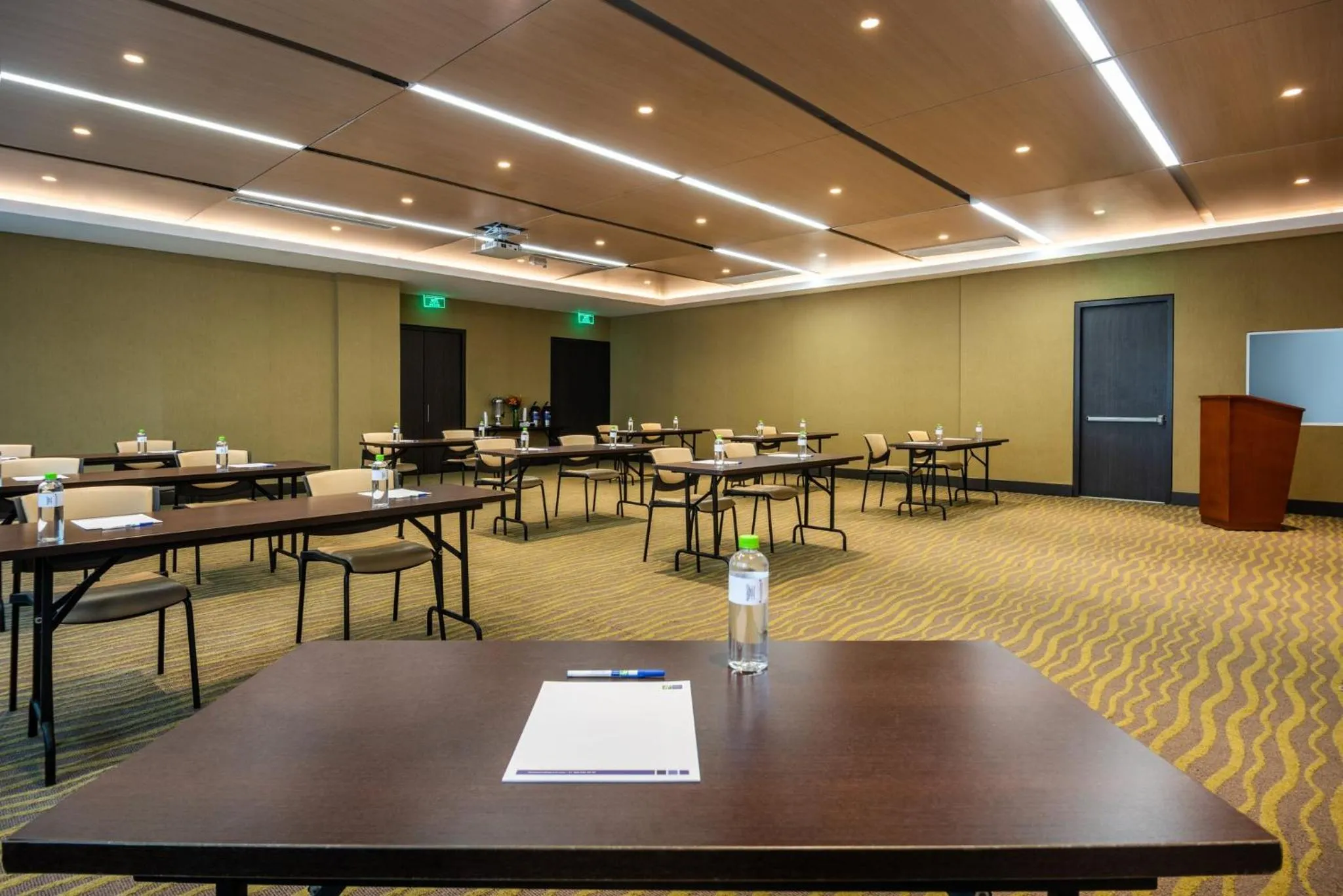 Meeting/conference room in Holiday Inn Express - Cartagena Bocagrande by IHG