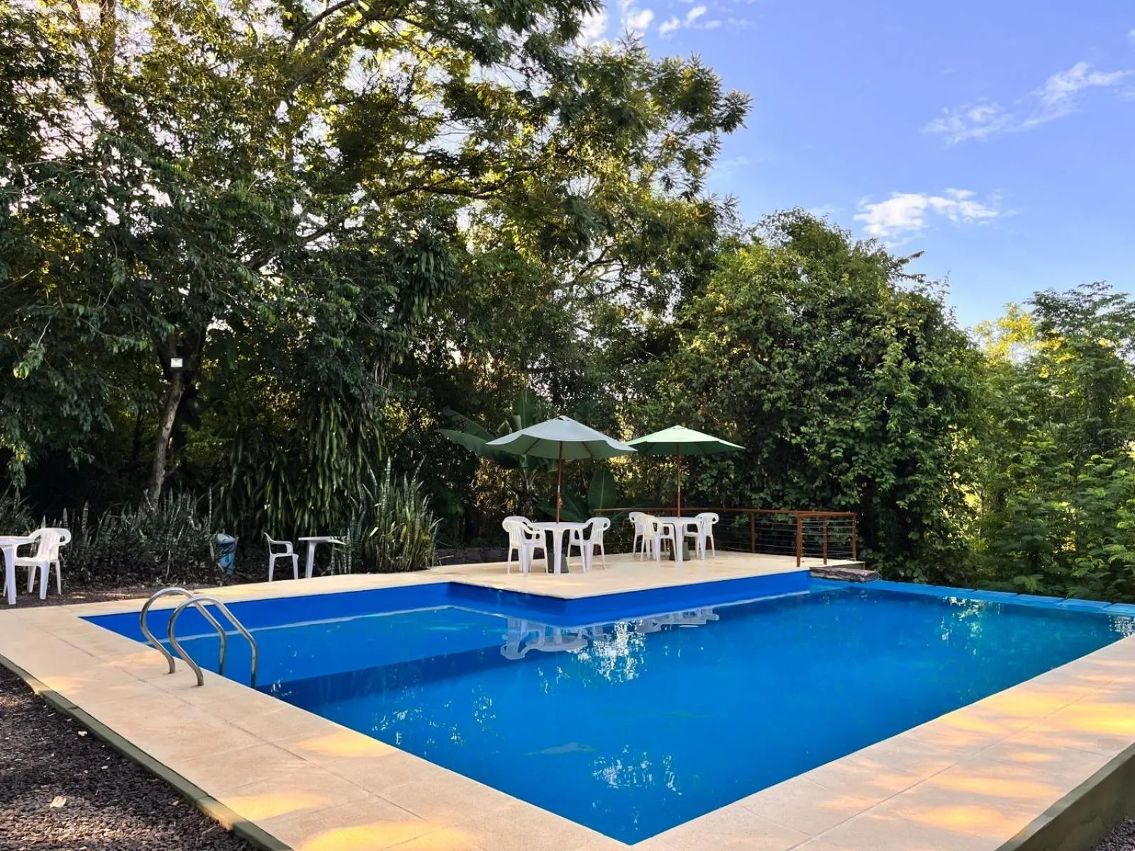 Swimming pool in Raices Amambai Lodges