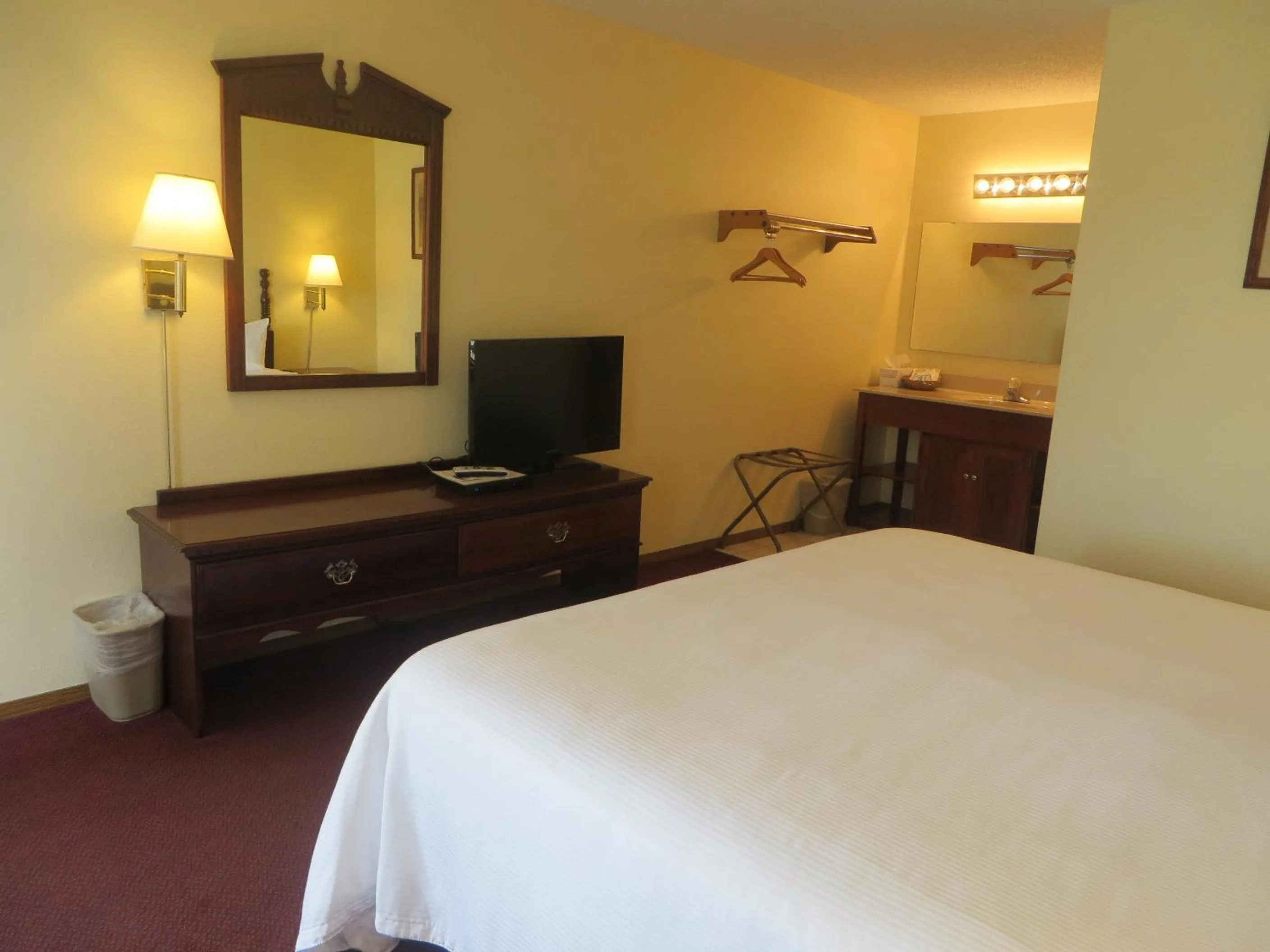 Bed in Honeysuckle Inn