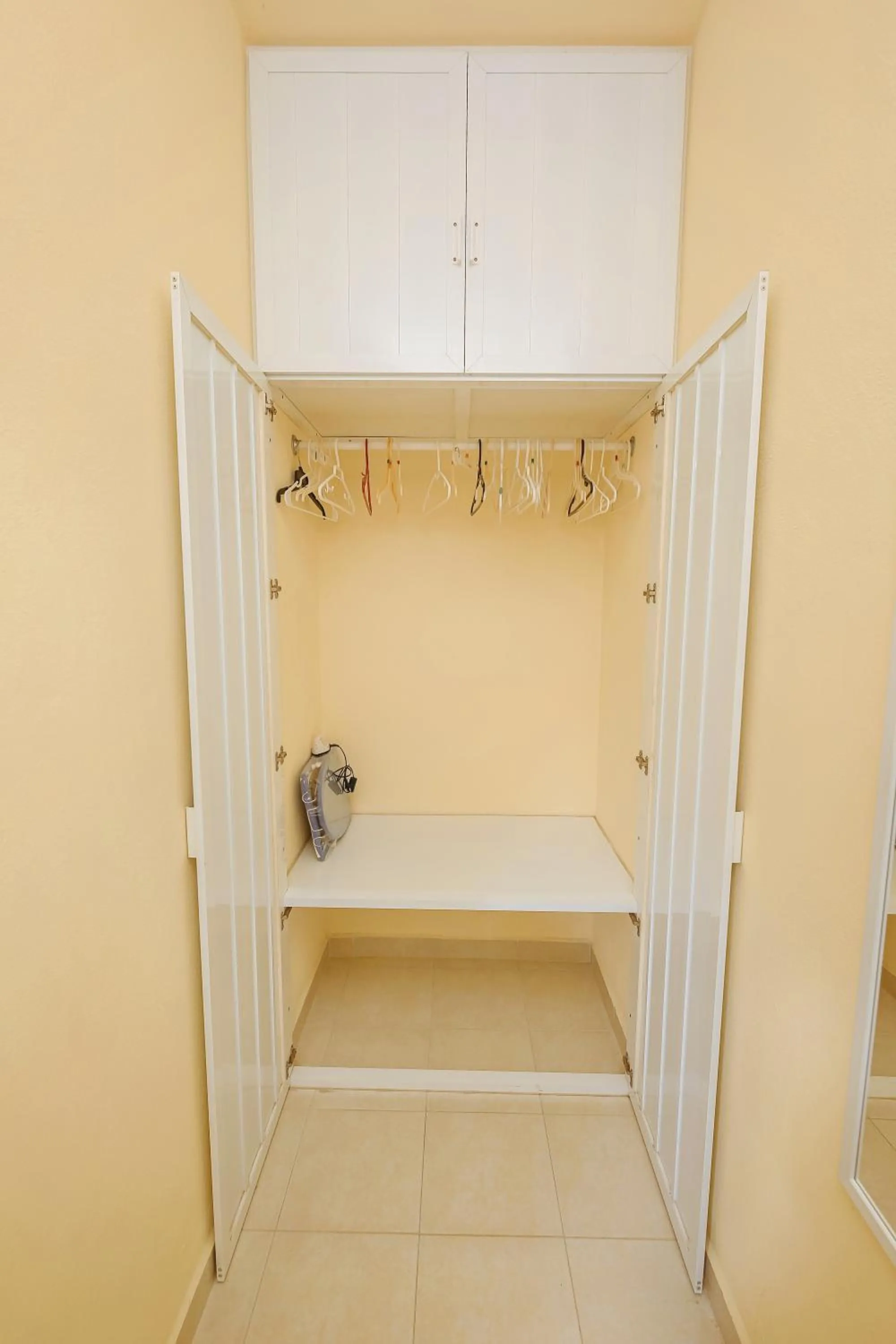 wardrobe in Casa Saab