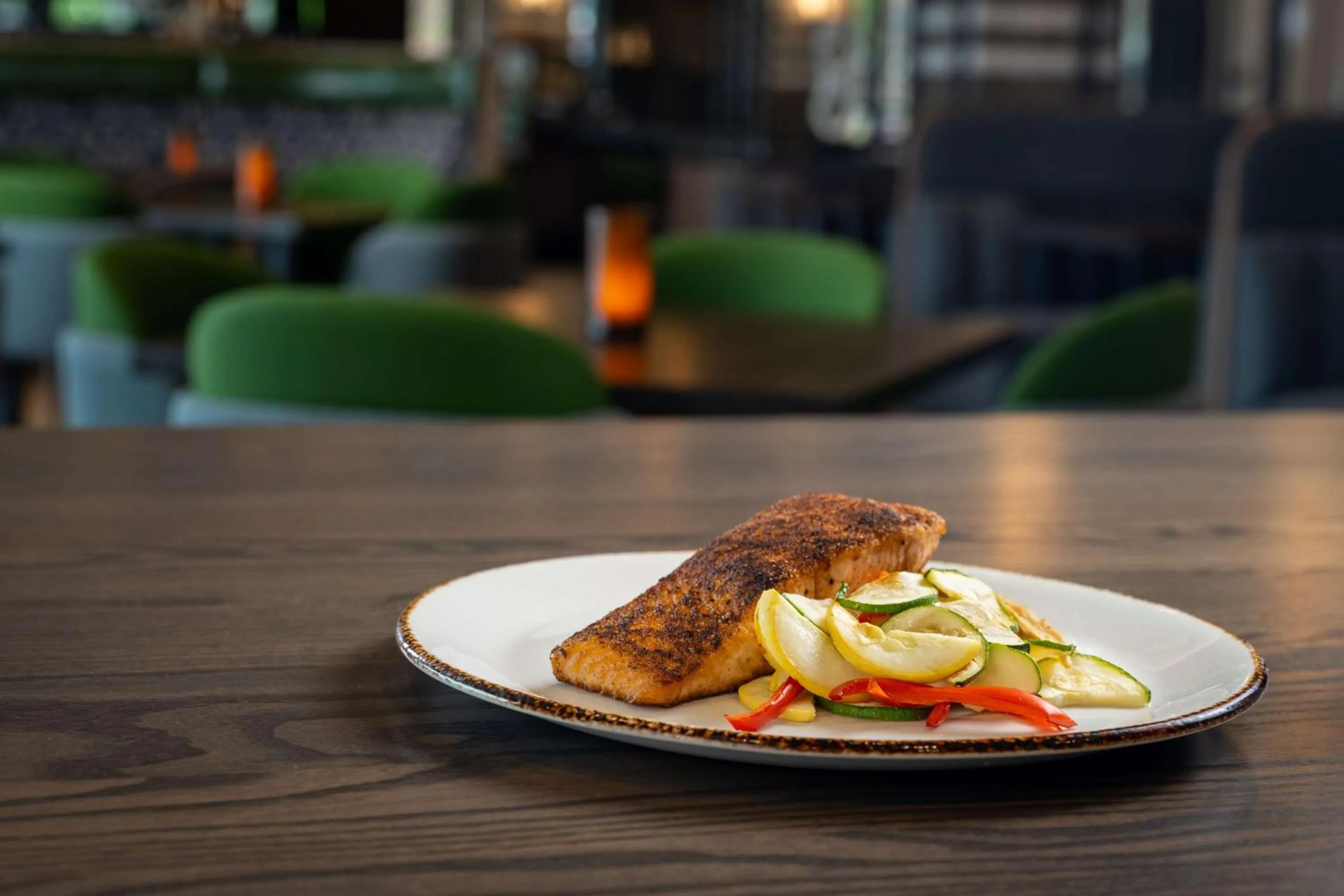 Dining area in Hotel Nickel Plate Fishers, Tapestry Collection By Hilton