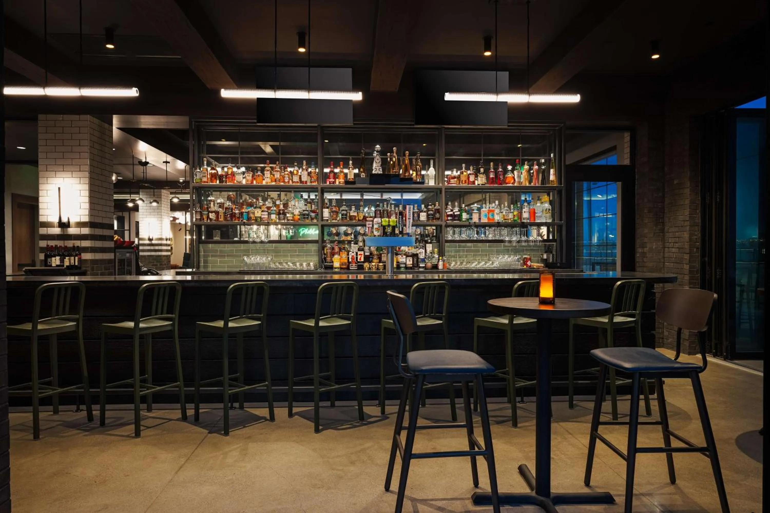 Lounge or bar in Hotel Nickel Plate Fishers, Tapestry Collection By Hilton