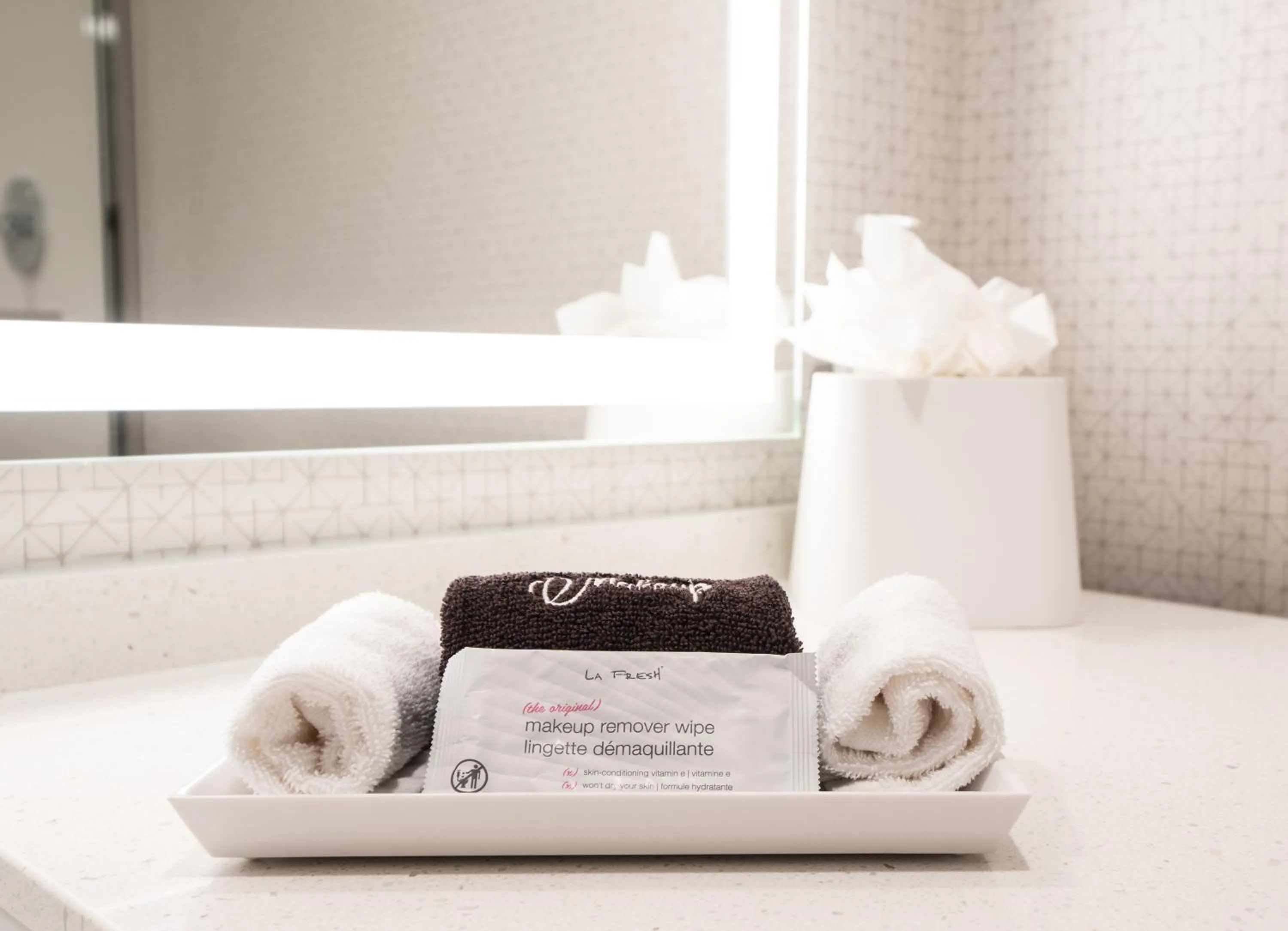 Bathroom, Bed in Home2 Suites by Hilton Fort Walton Beach Eglin AirForce Base