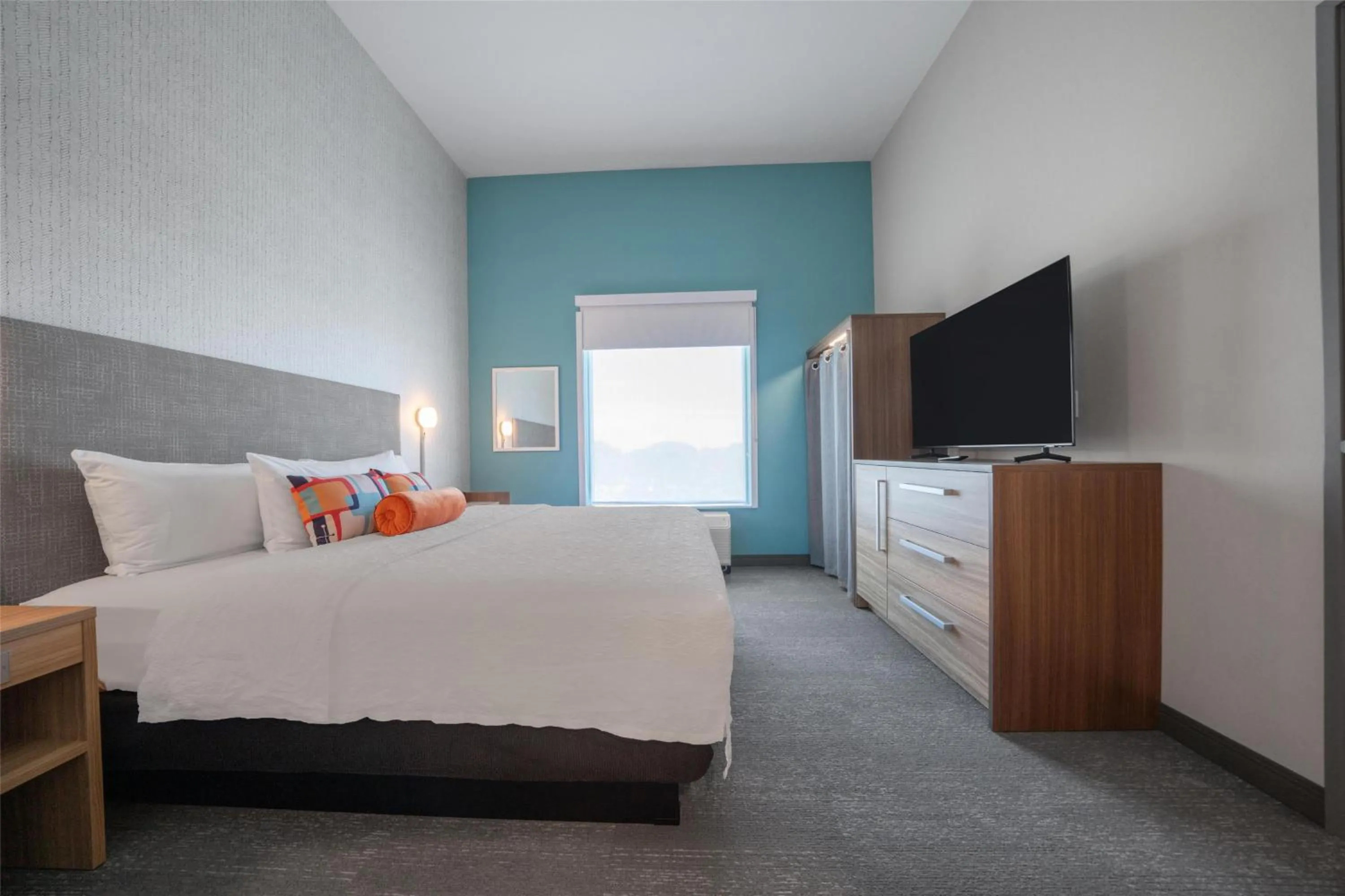 Bed in Home2 Suites by Hilton Fort Walton Beach Eglin AirForce Base