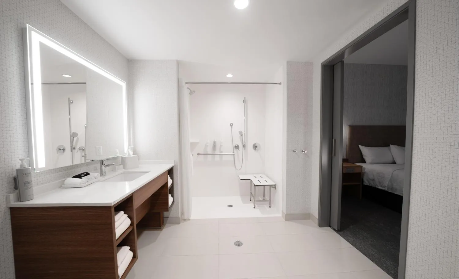 Shower, Bed in Home2 Suites by Hilton Fort Walton Beach Eglin AirForce Base