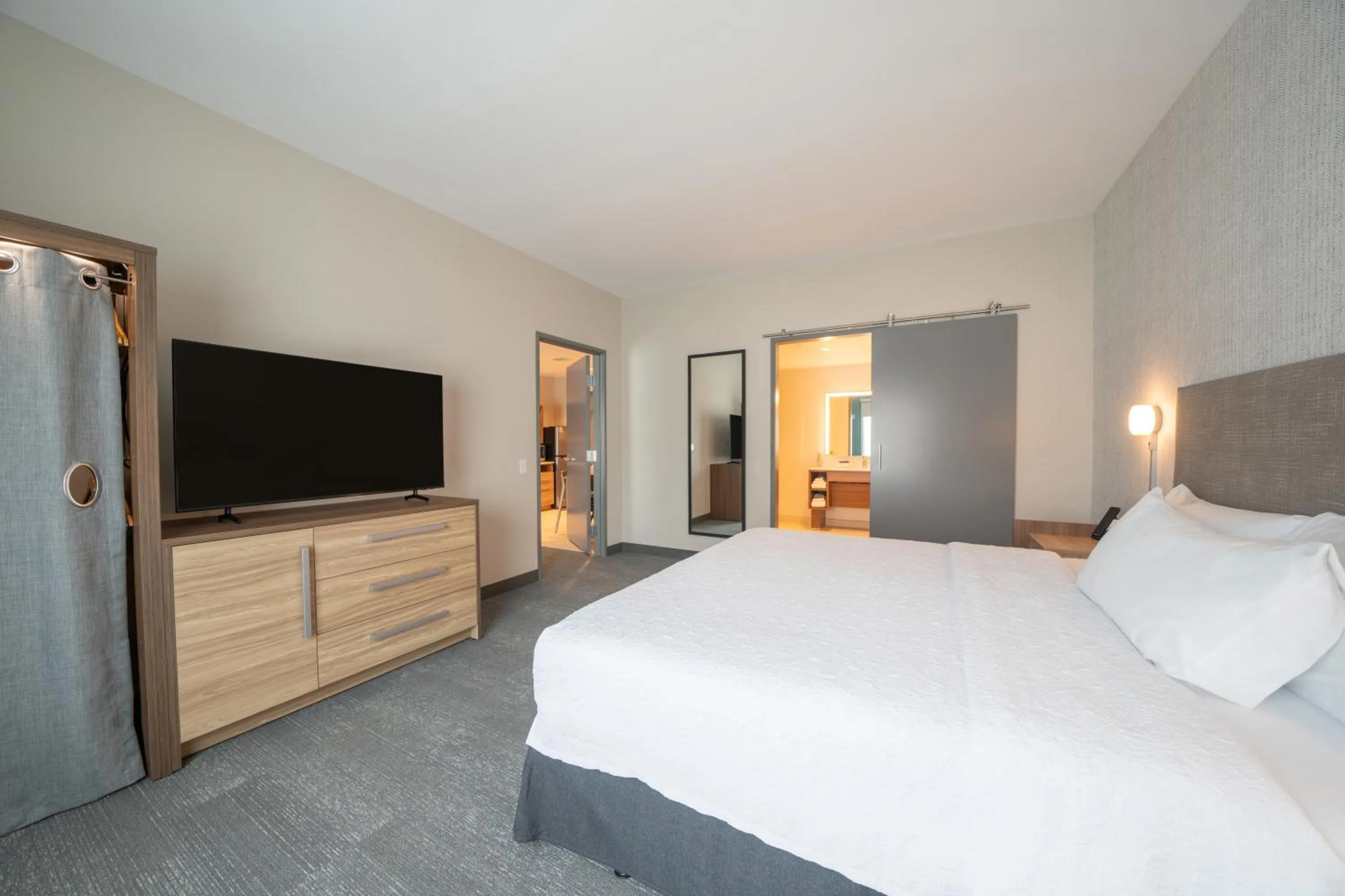 Bed in Home2 Suites by Hilton Fort Walton Beach Eglin AirForce Base