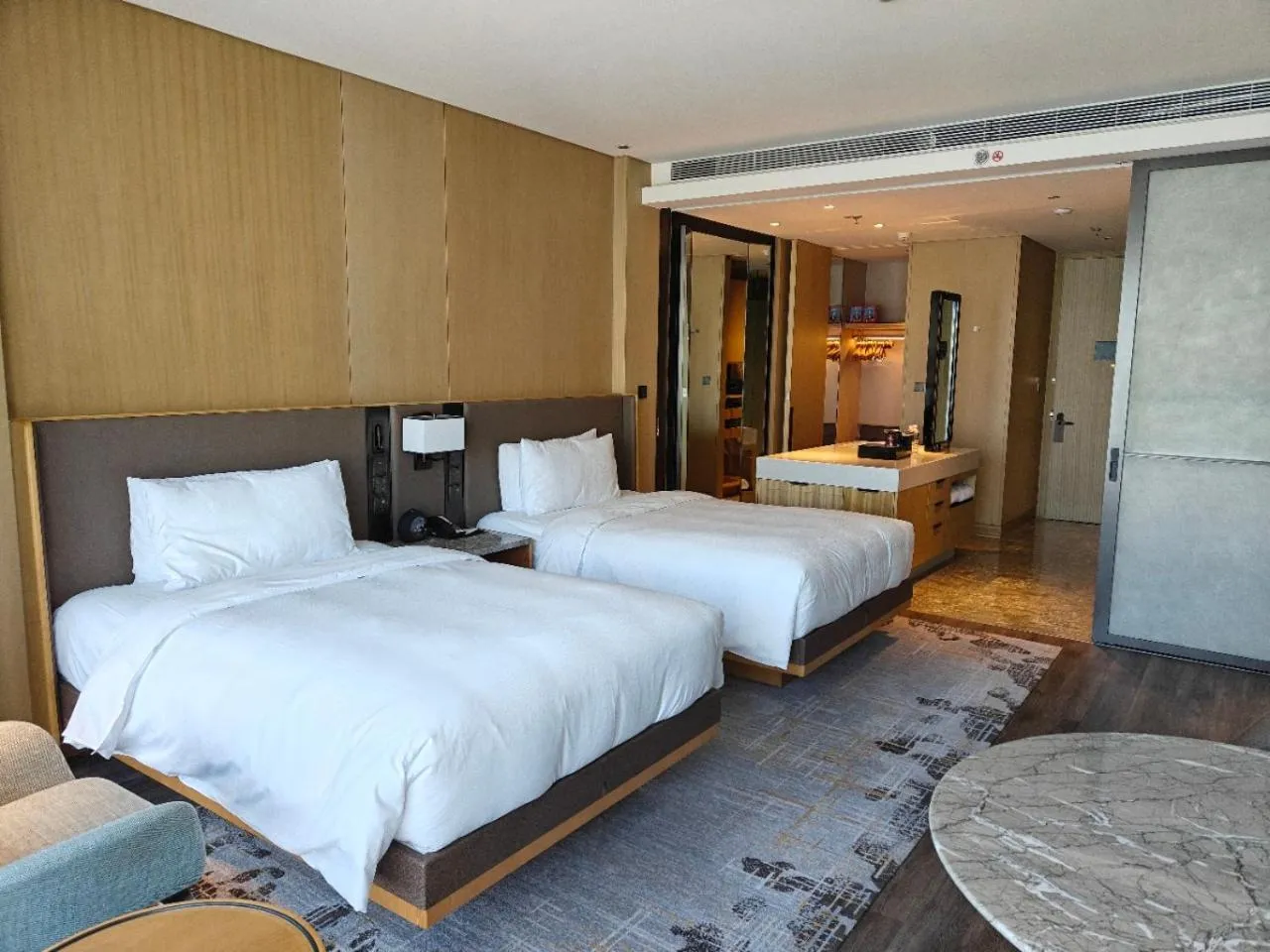 Photo of the whole room, Bed in JW Marriott Hotel Taiyuan