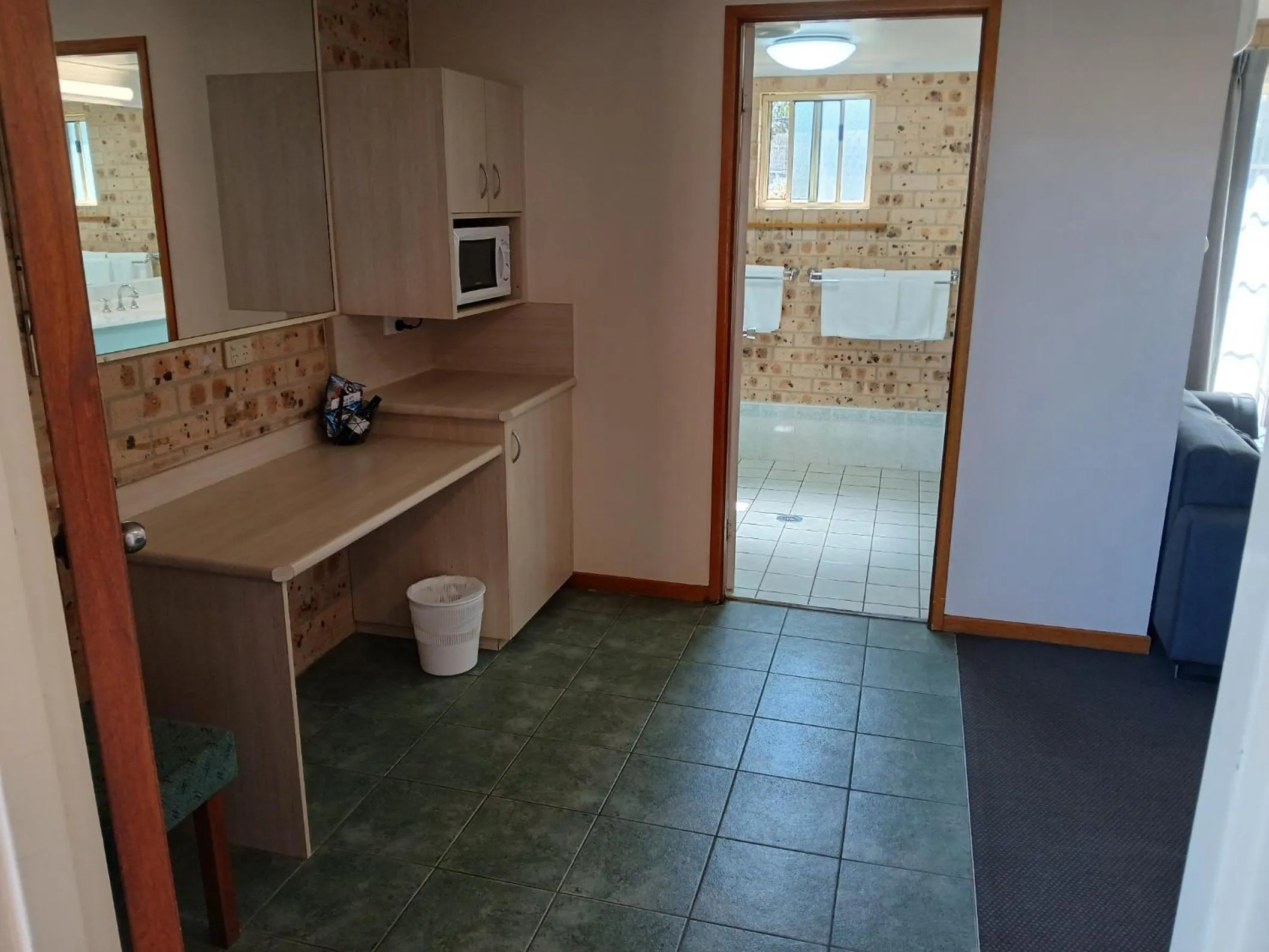 Facade/entrance in Cardiff Motor Inn