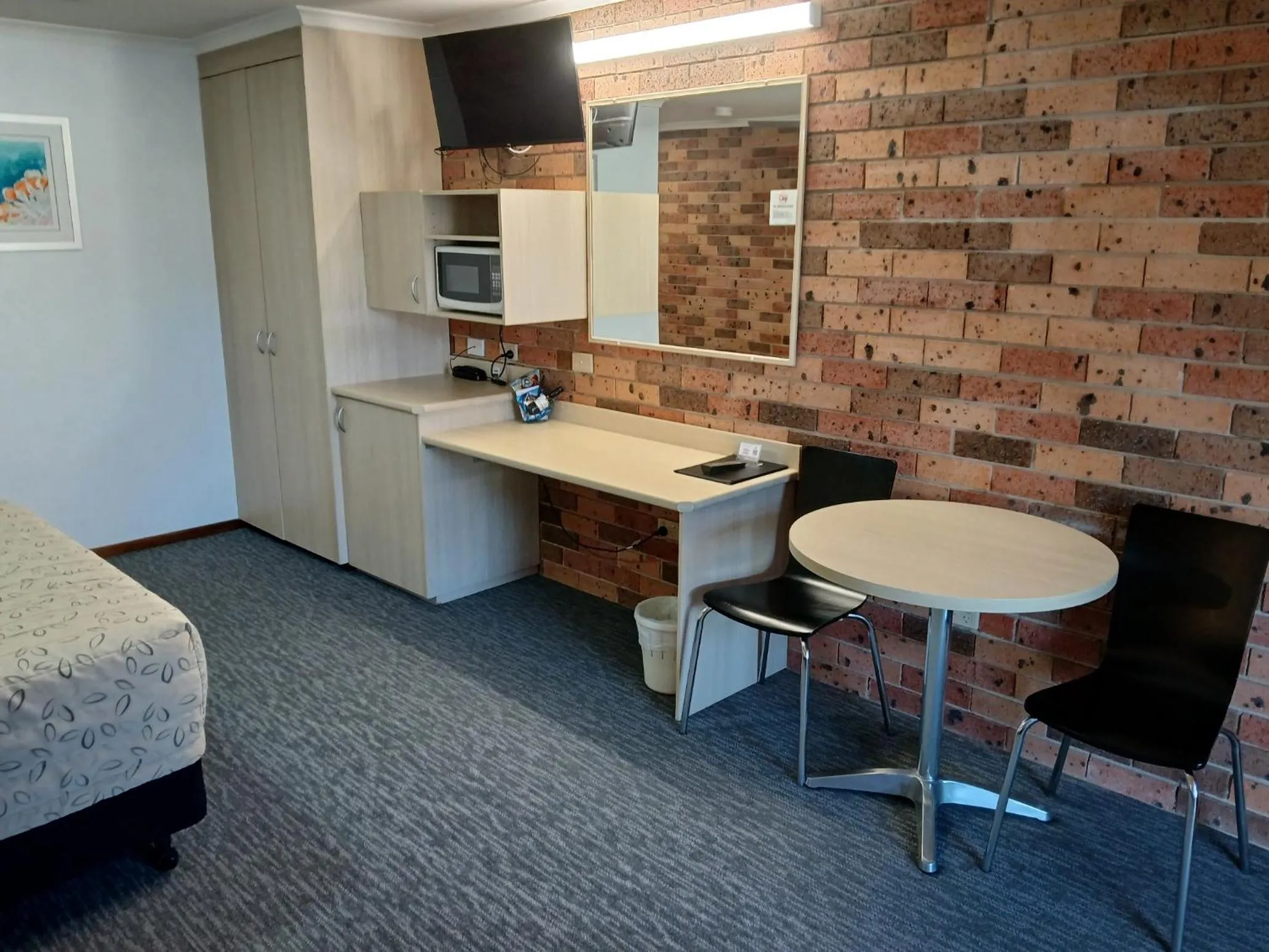 TV and multimedia in Cardiff Motor Inn