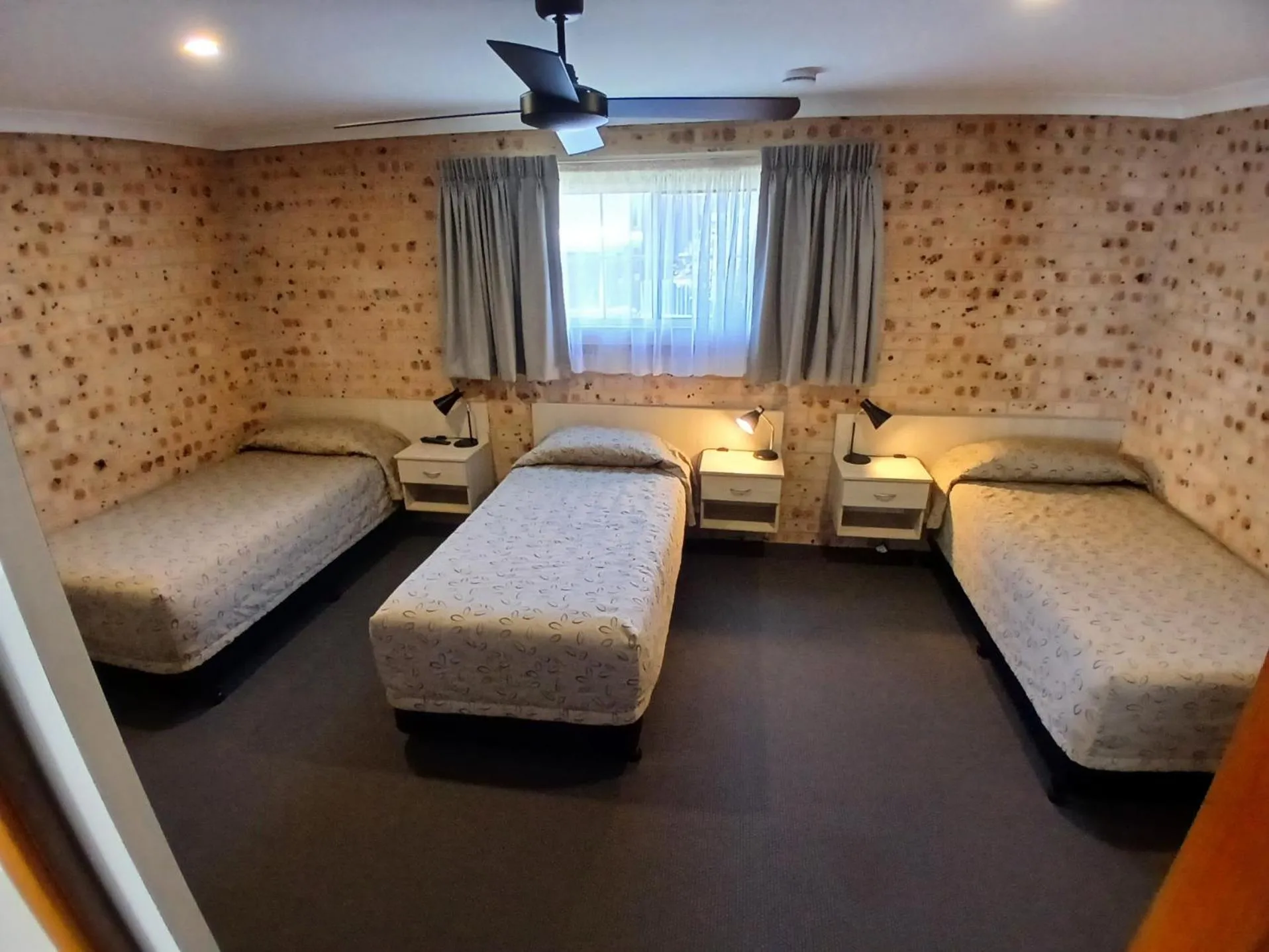 Bed in Cardiff Motor Inn