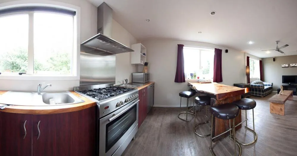 Kitchen or kitchenette in Springfield Motel and Lodge