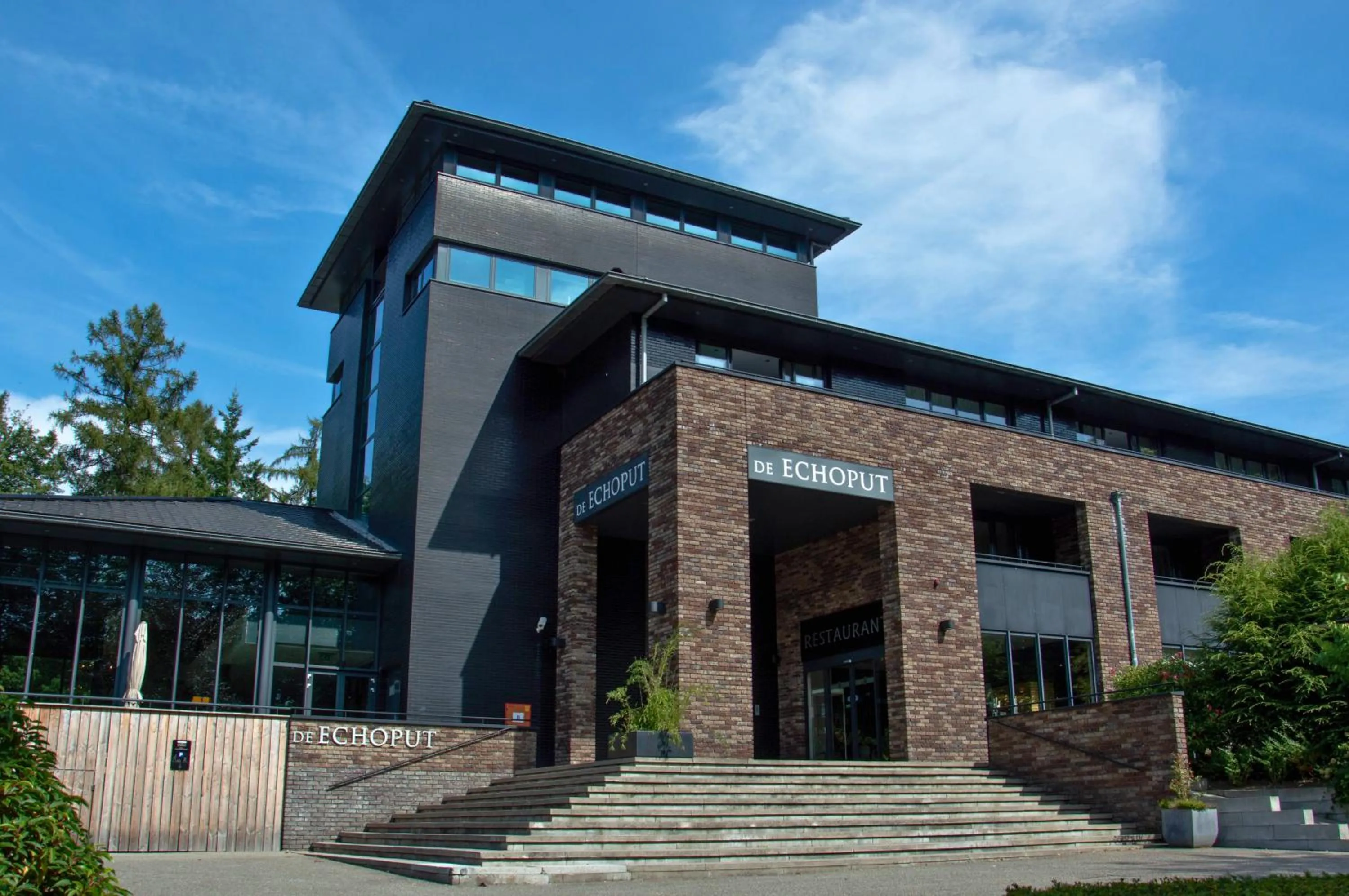 Property building in Hotel Gastronomique de Echoput