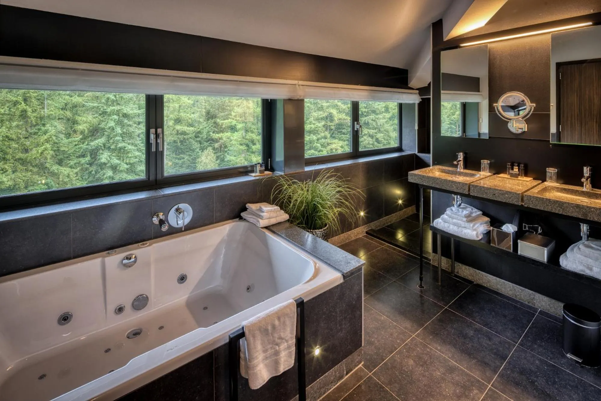 Bathroom in Hotel Gastronomique de Echoput