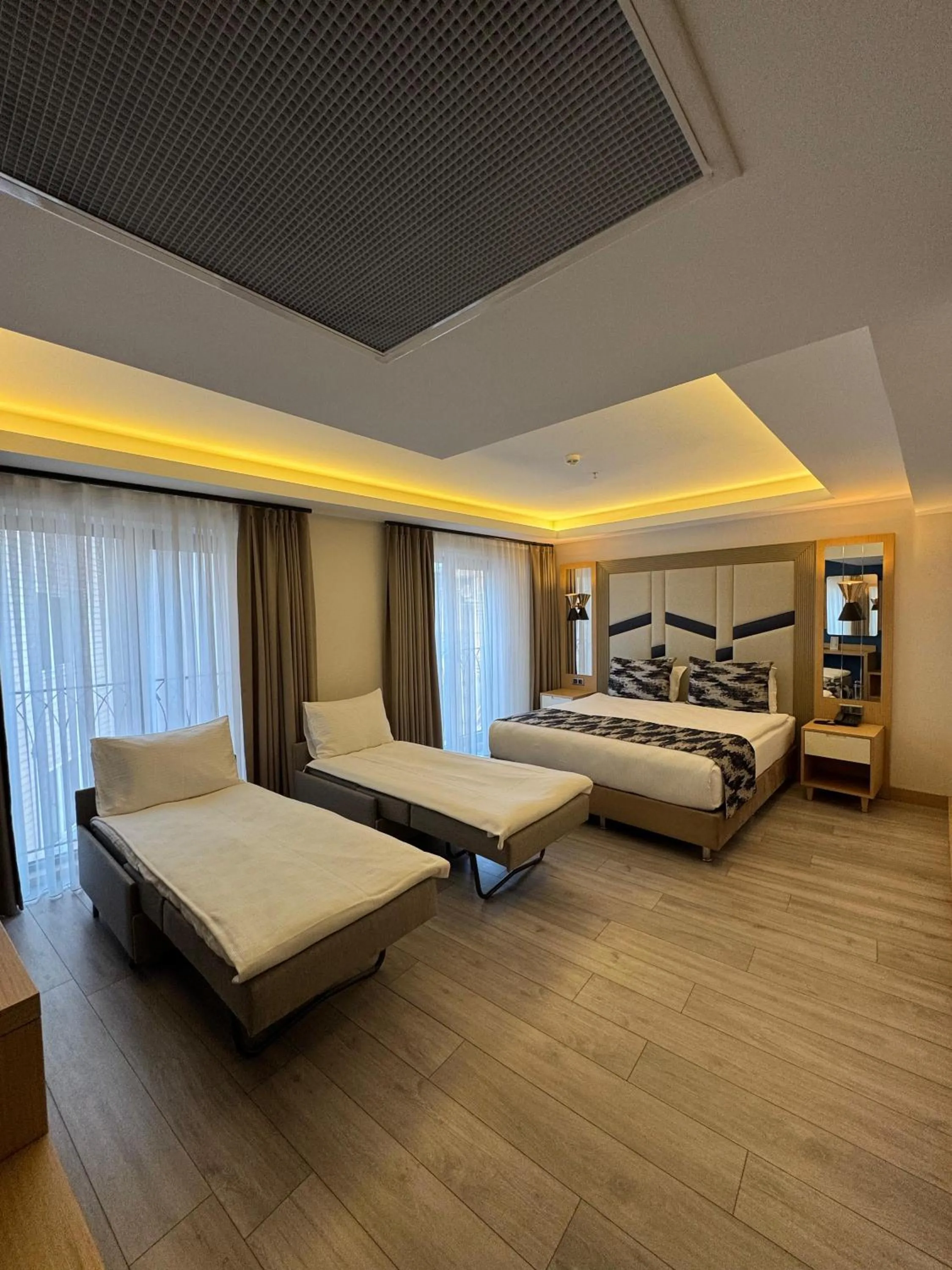 View (from property/room), Bed in Downtown Sirkeci Hotel