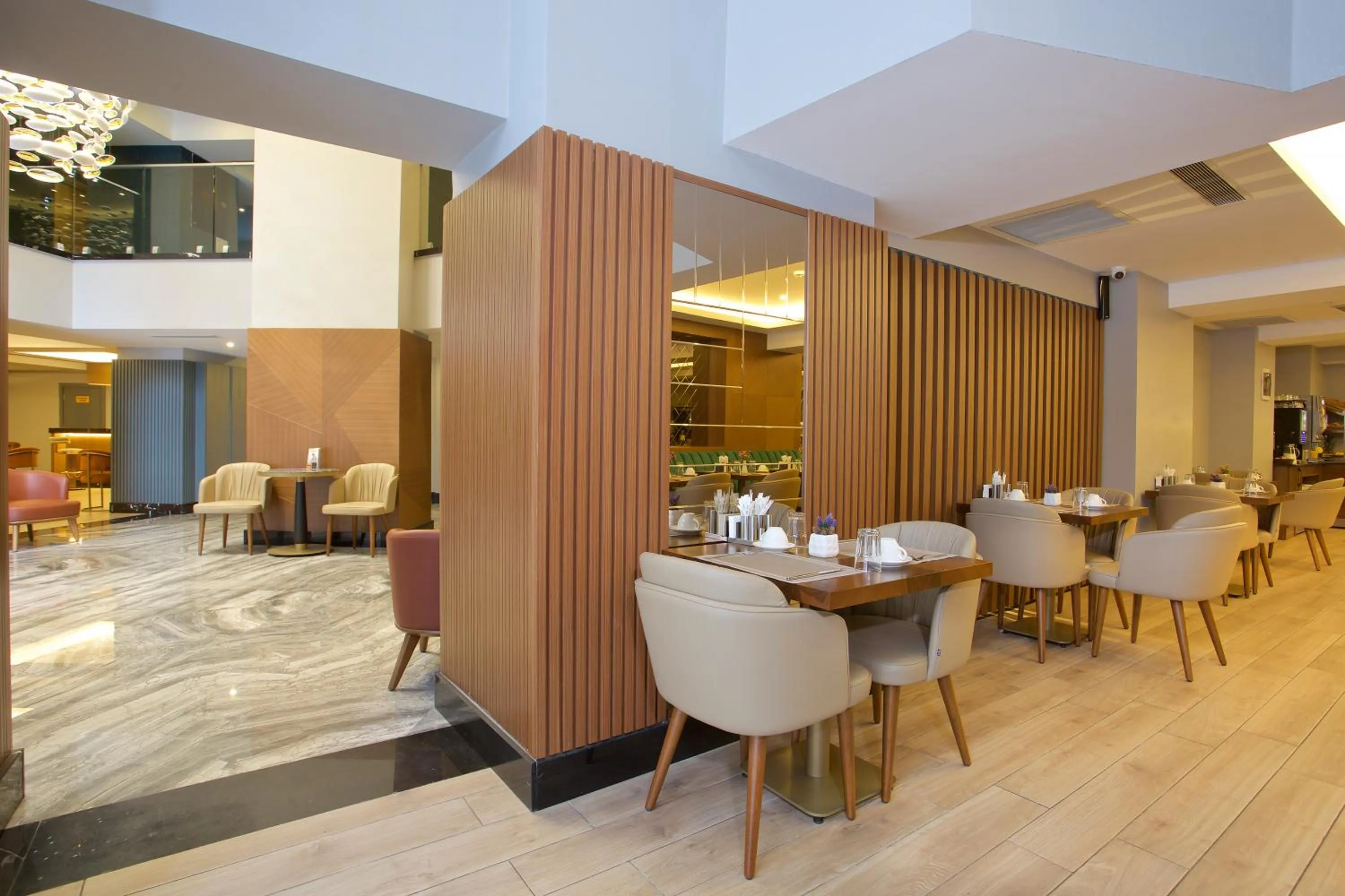 Restaurant/places to eat in Downtown Sirkeci Hotel