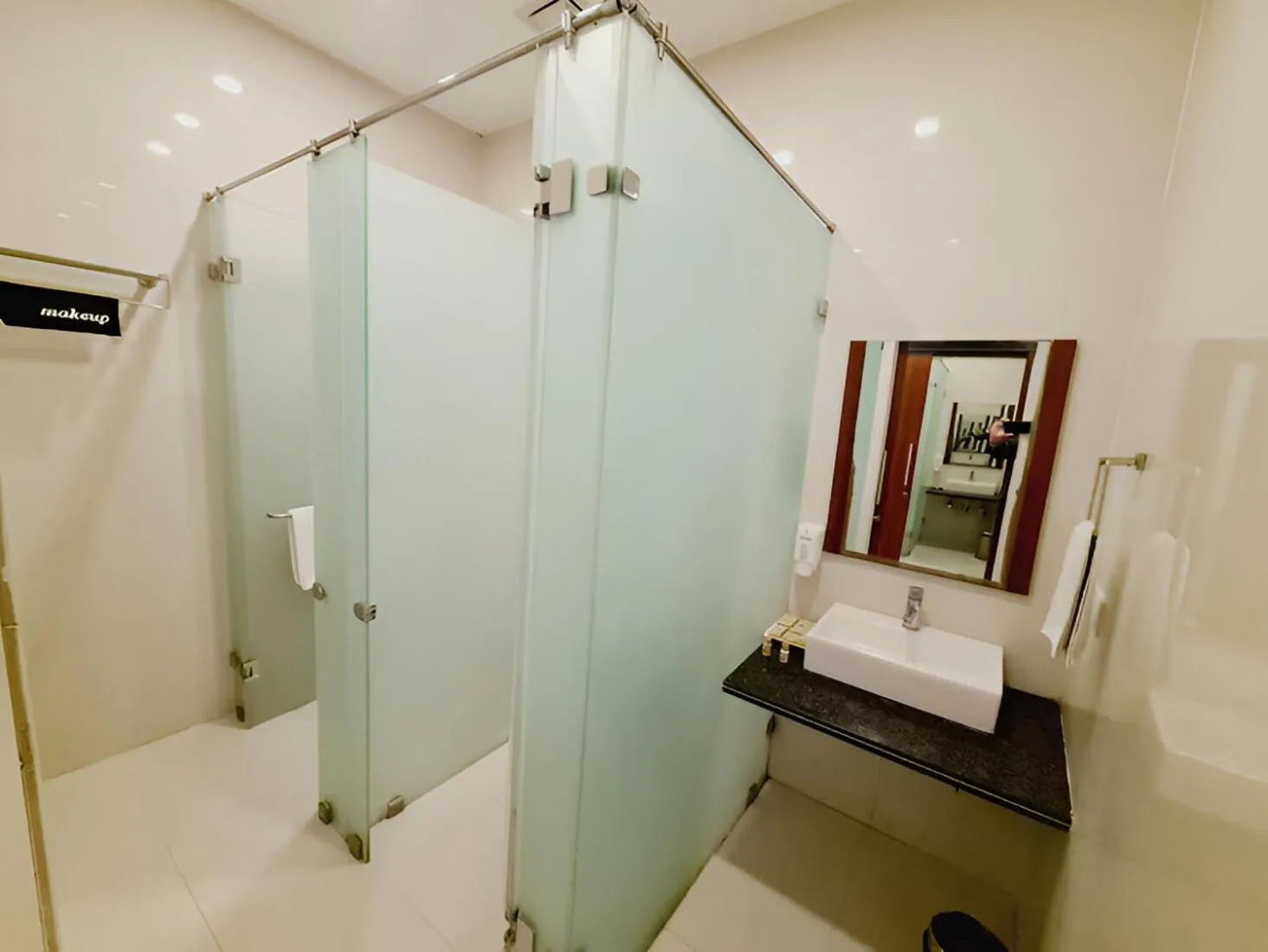 Bathroom in Hotel Aram