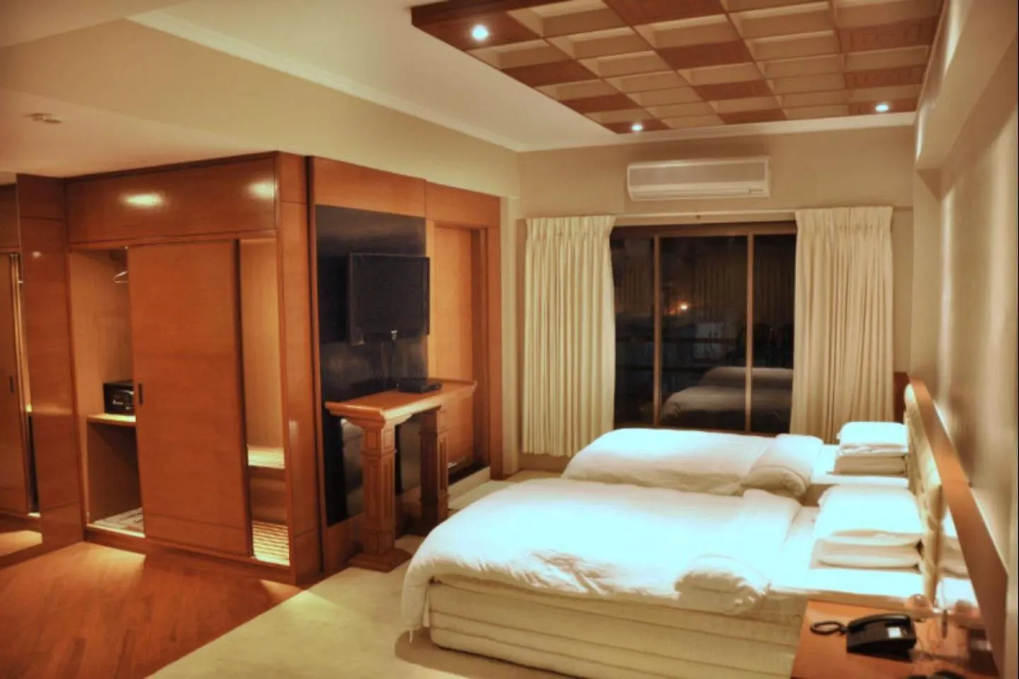 Photo of the whole room, Bed in Hotel Aram