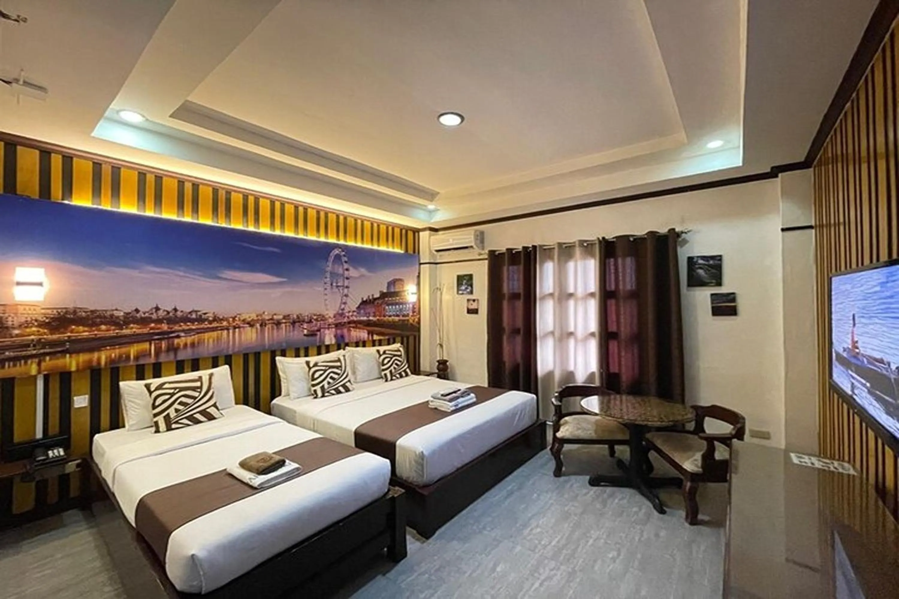 Bedroom, Bed in Angeles Palace Hotel