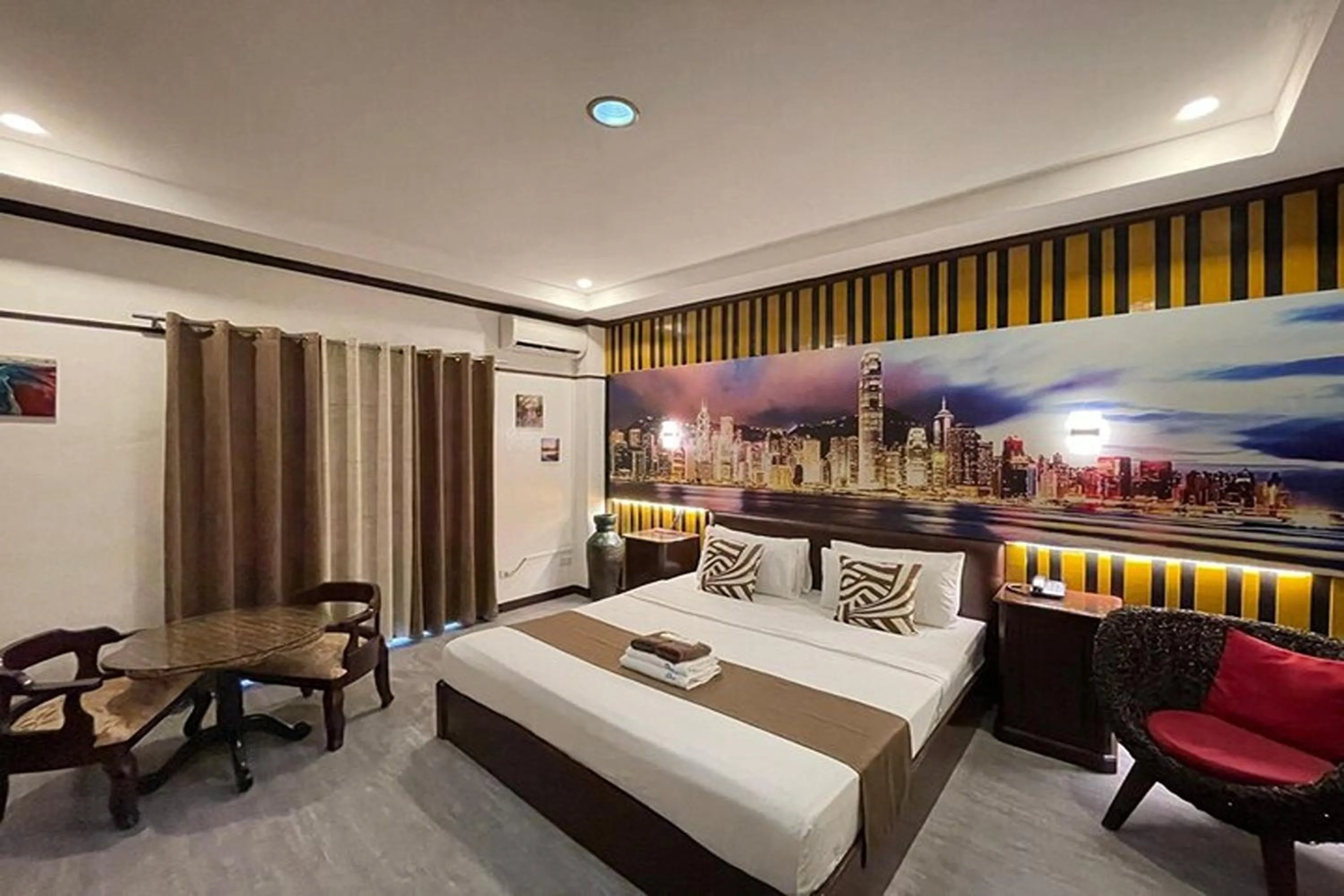 Bed in Angeles Palace Hotel