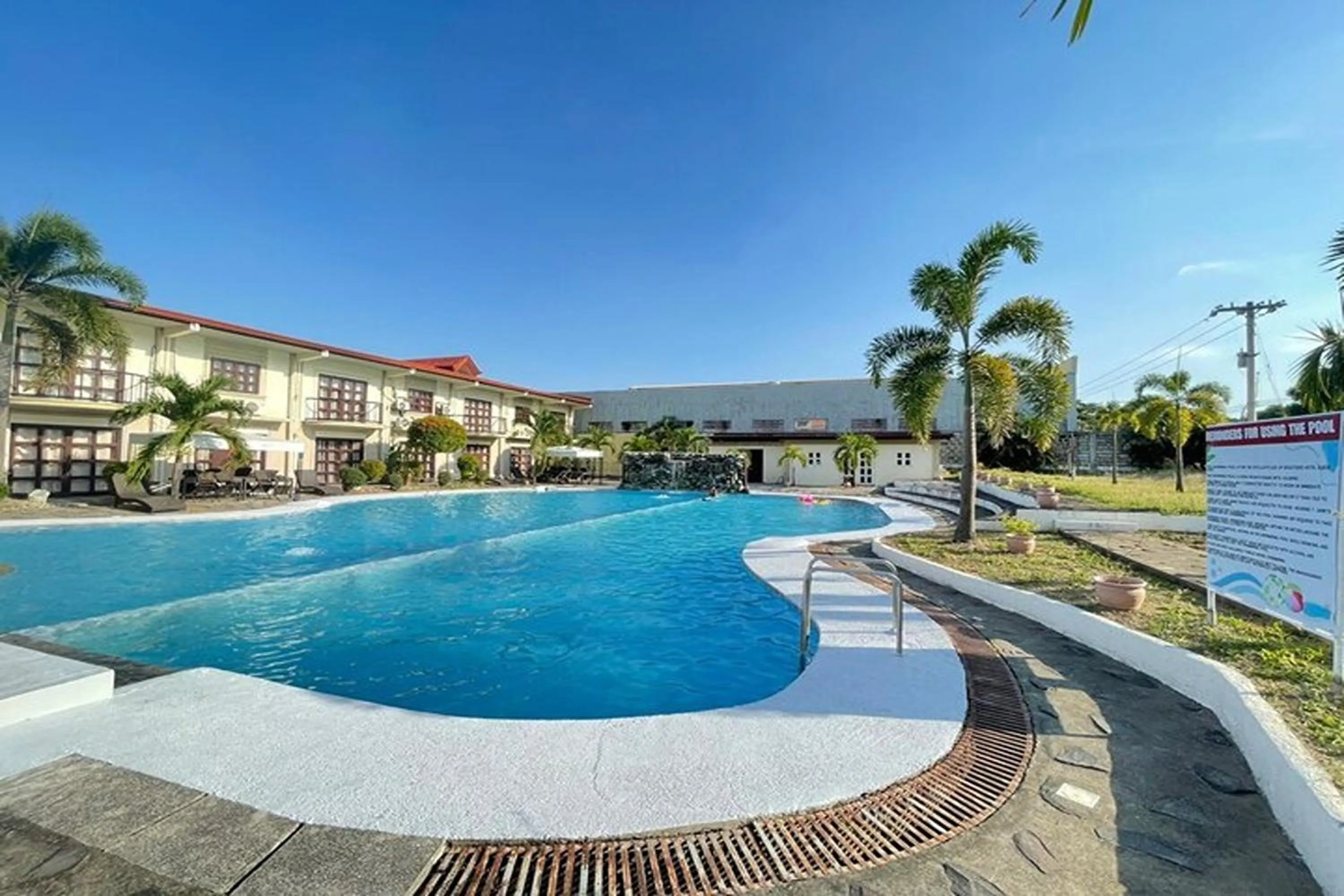 Property building in Angeles Palace Hotel