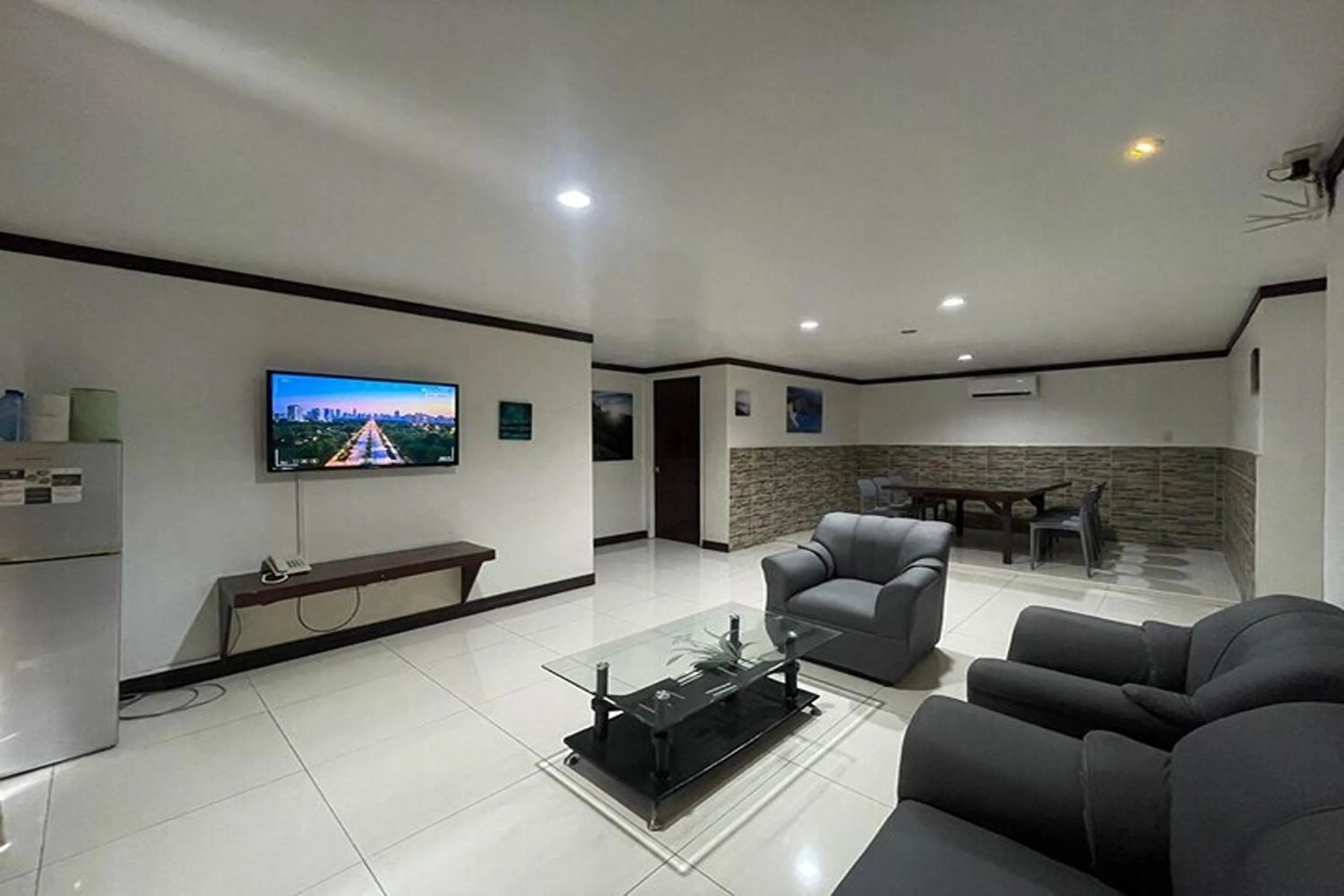 TV and multimedia in Angeles Palace Hotel