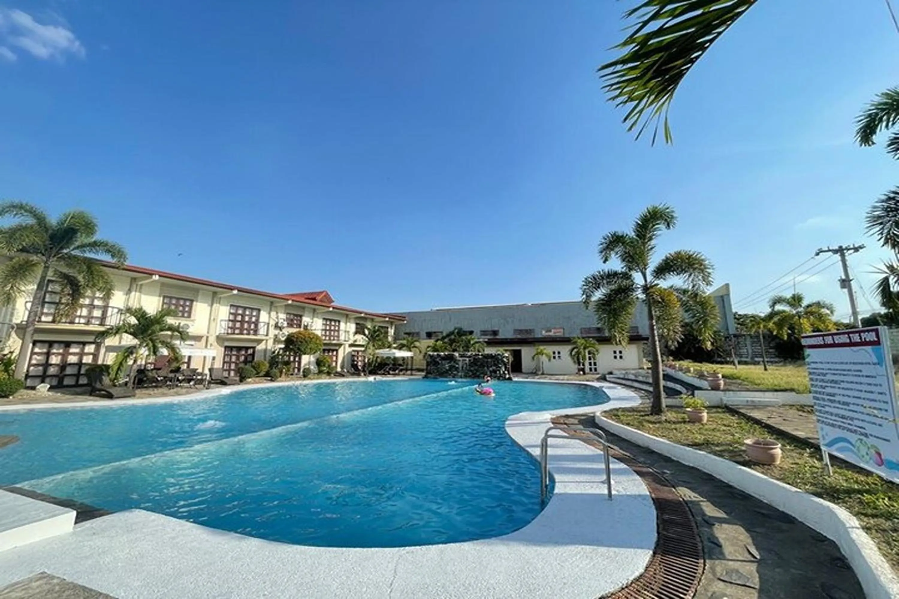 Property building in Angeles Palace Hotel