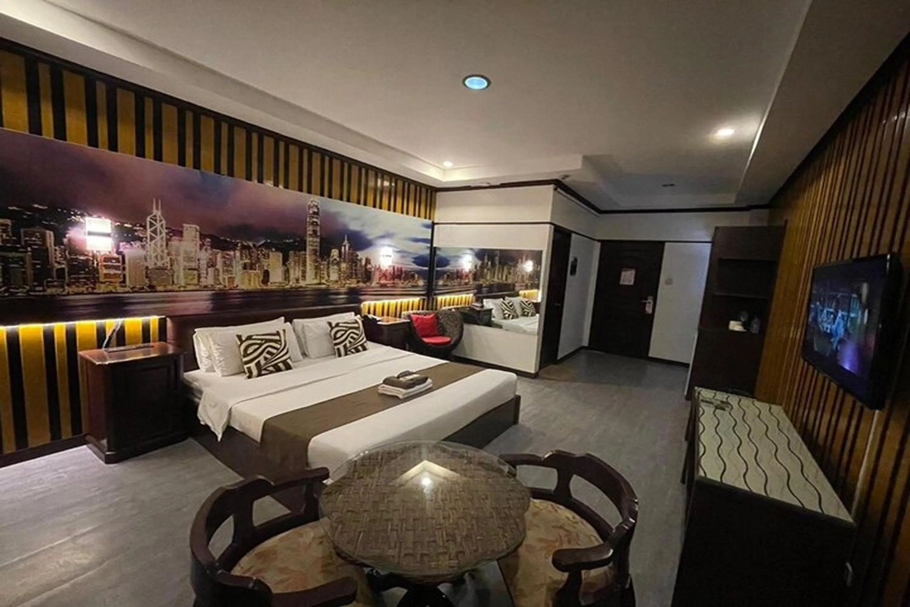 Bedroom in Angeles Palace Hotel