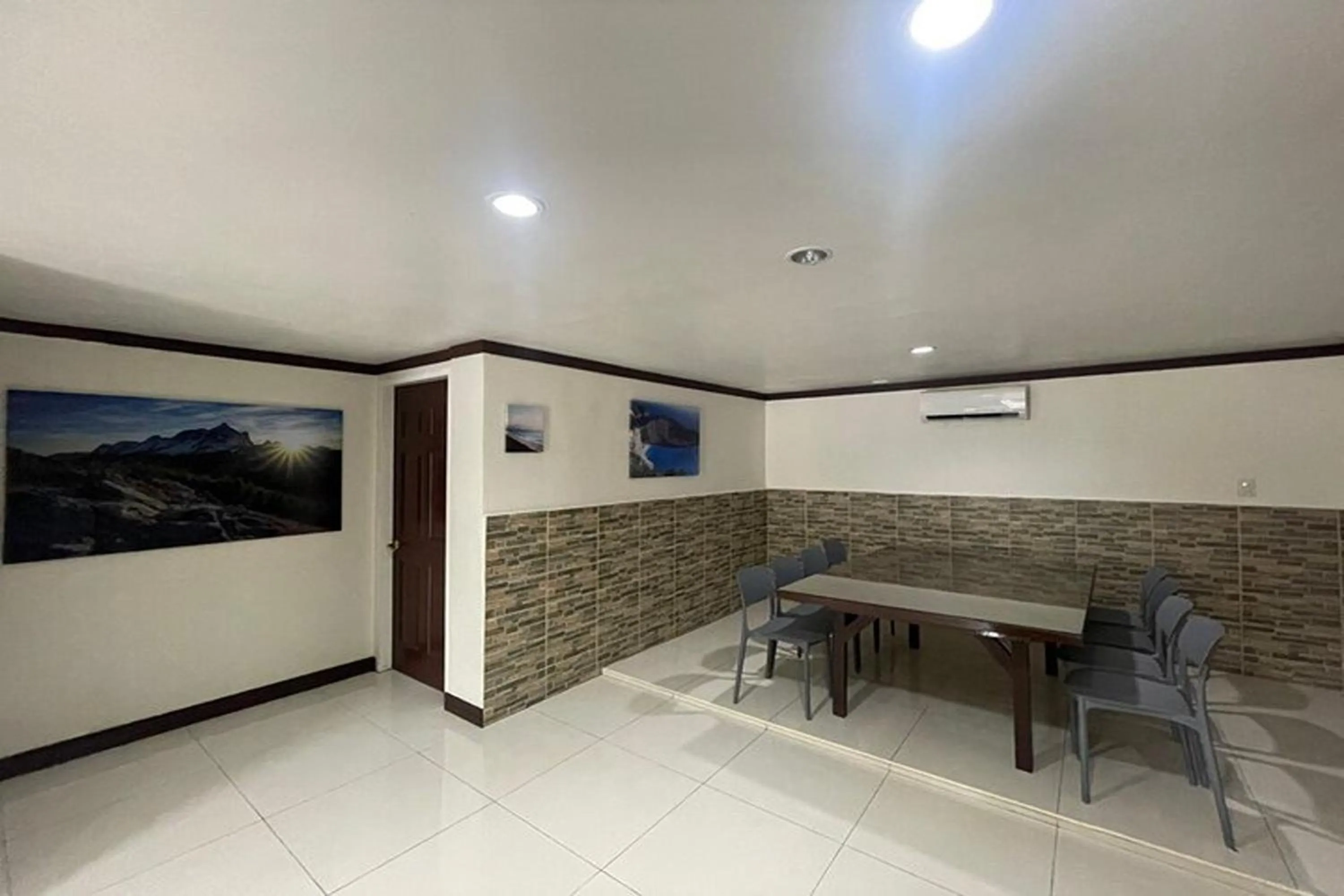 Living room in Angeles Palace Hotel