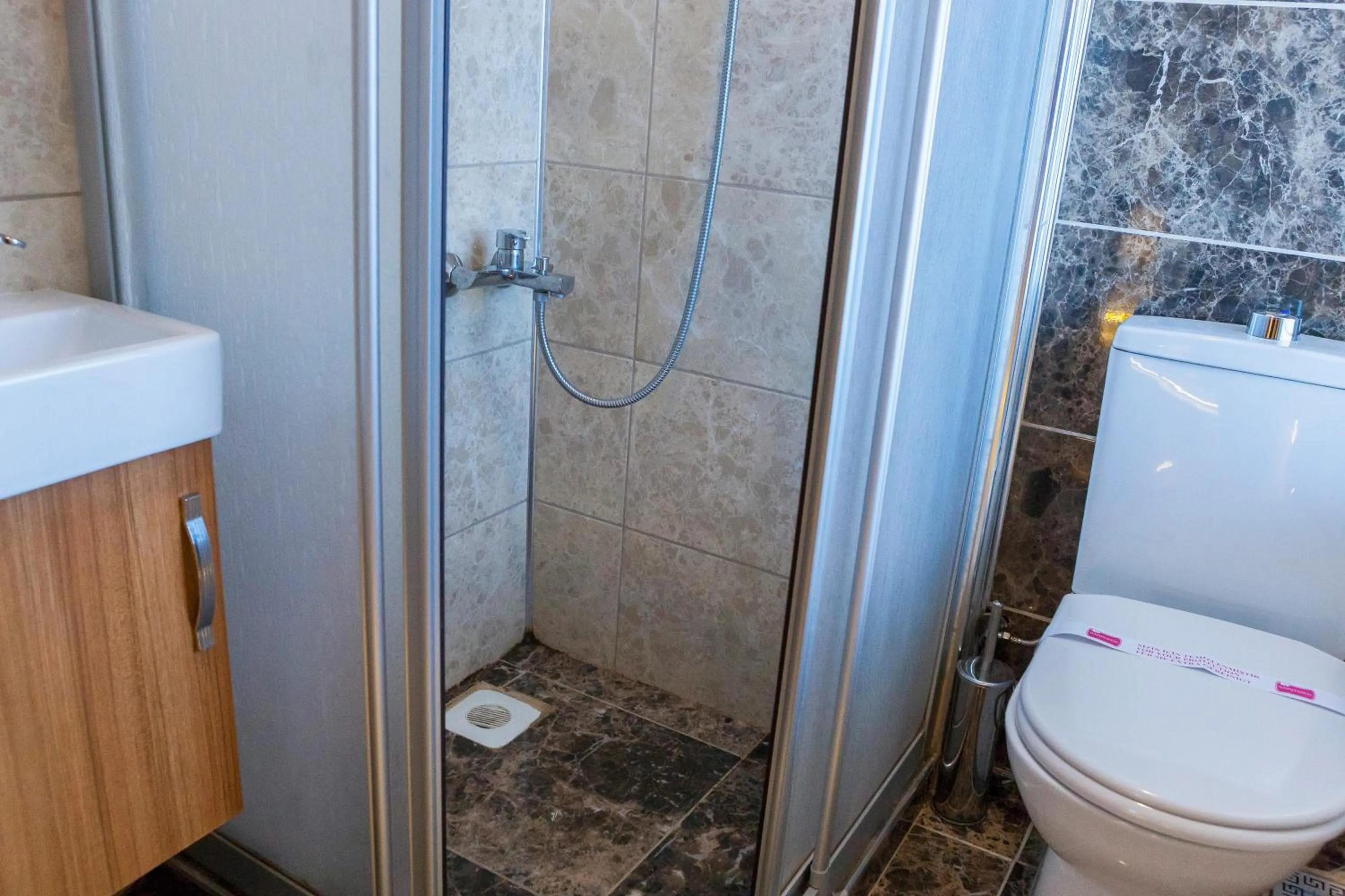 Bathroom in Fide Hotel