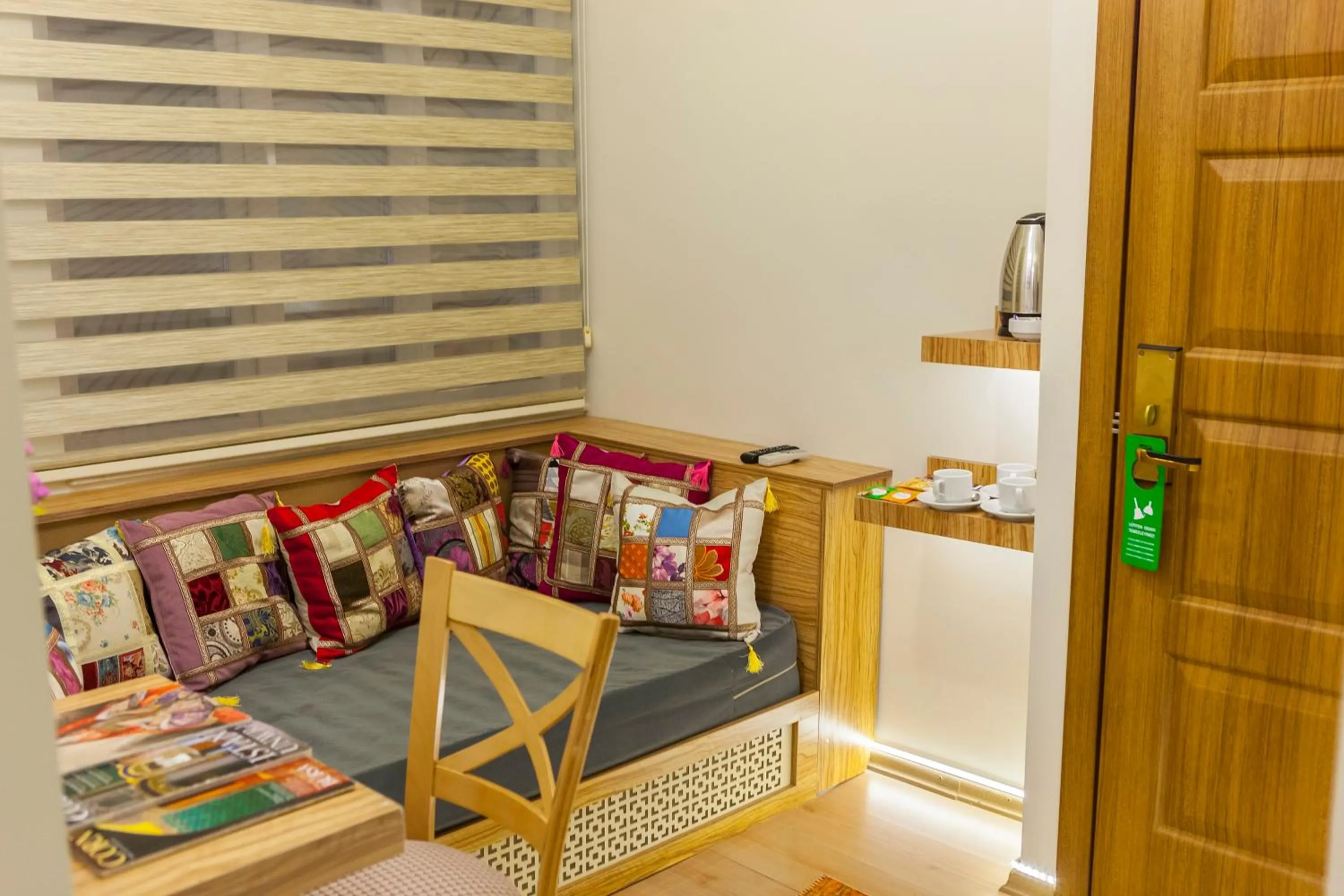 Seating area in Fide Hotel