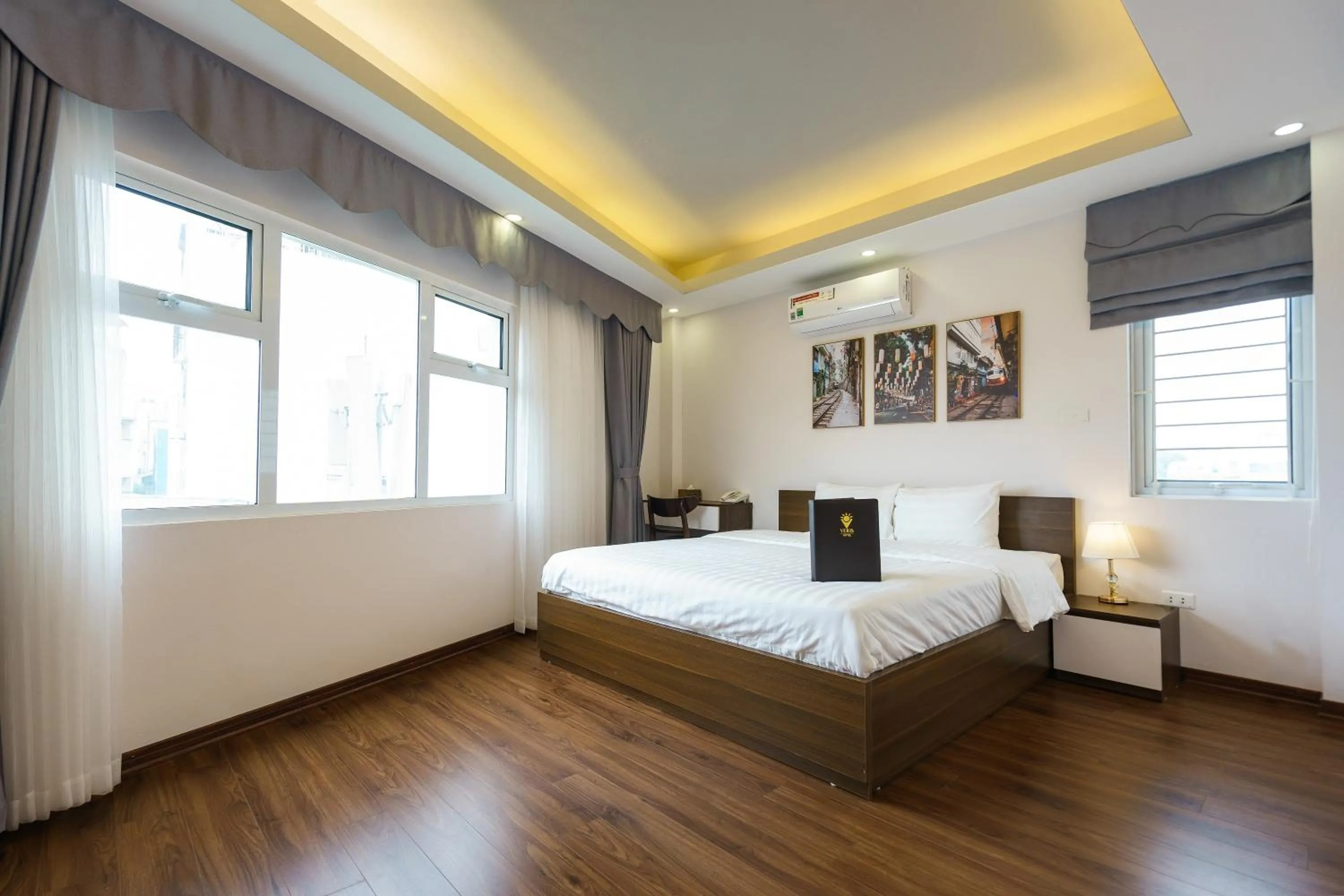 Photo of the whole room, Bed in Hanoi Veris Boutique Hotel & Spa